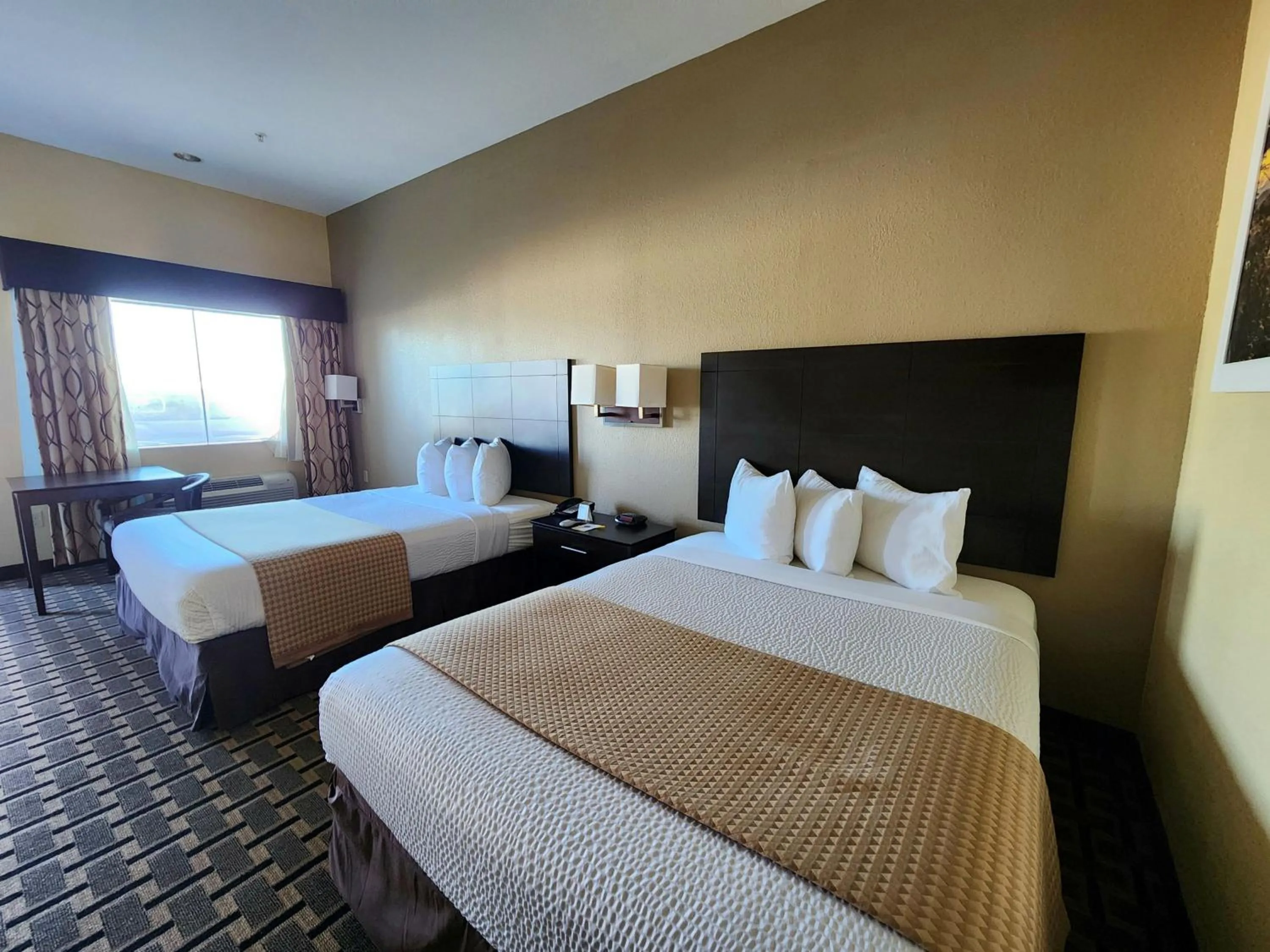 Bedroom, Bed in Days Inn by Wyndham Baytown East