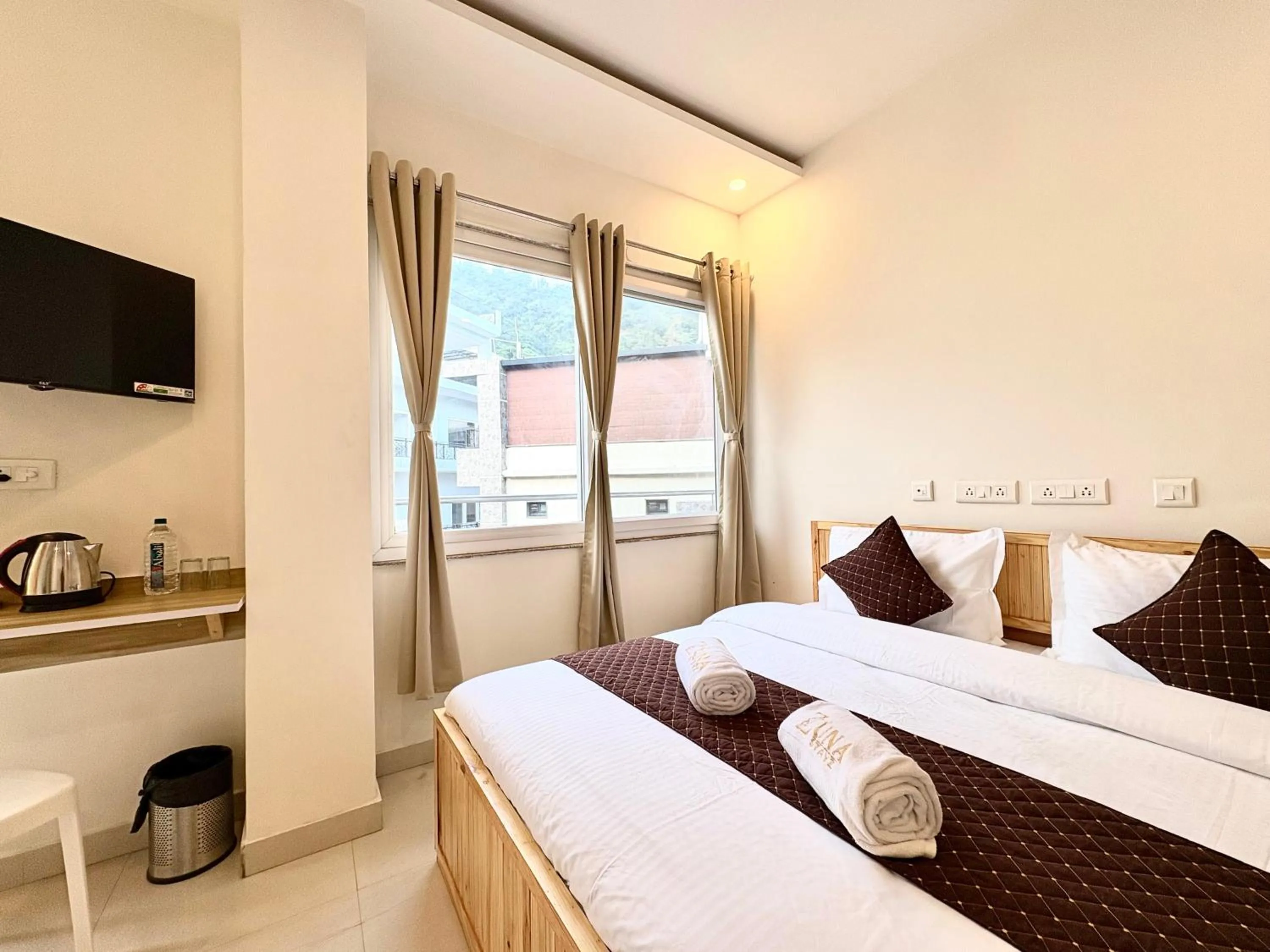 City view, Bed in Zuna Stayz Tapovan Rishikesh