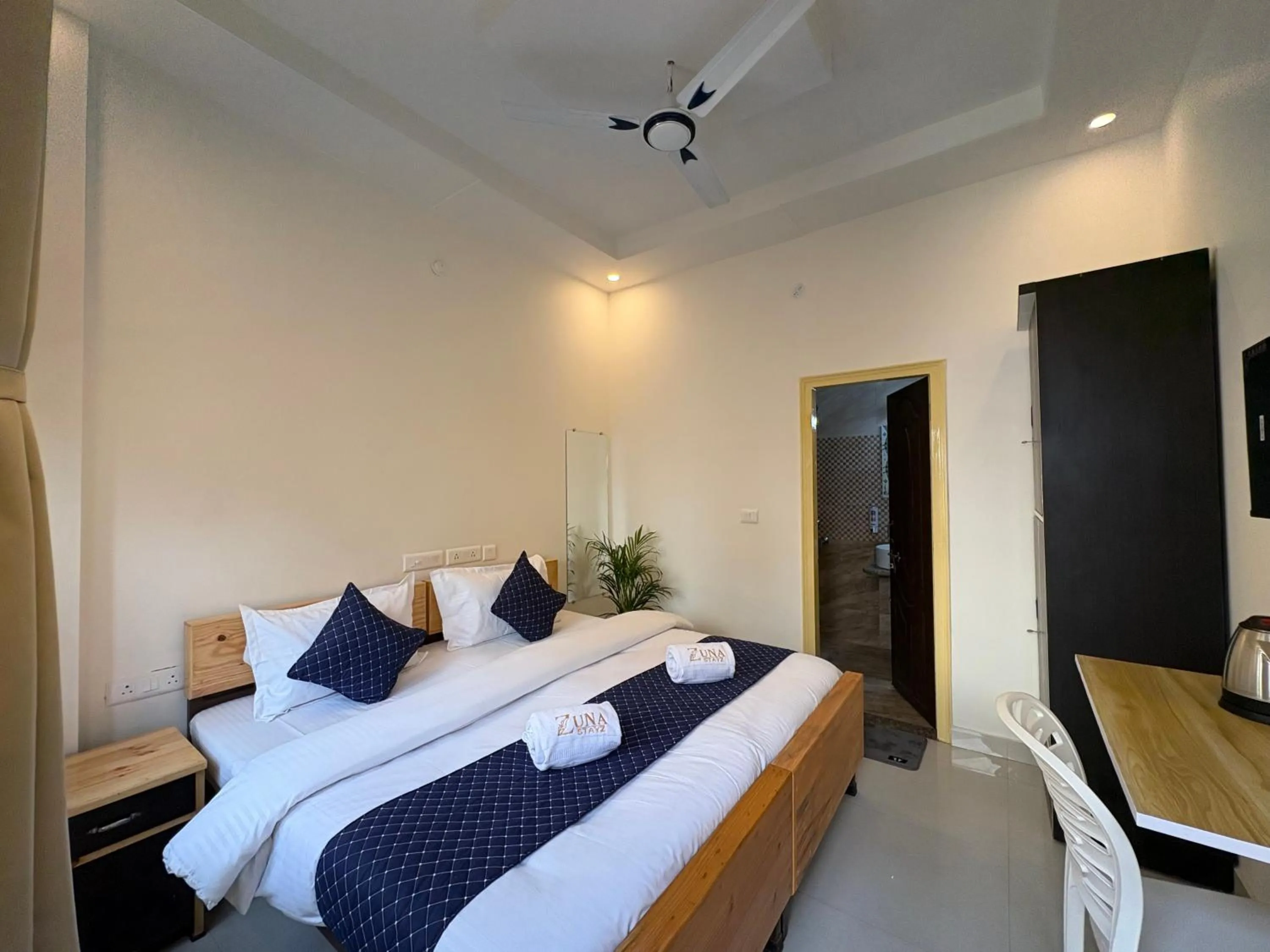 Bed in Zuna Stayz Tapovan Rishikesh