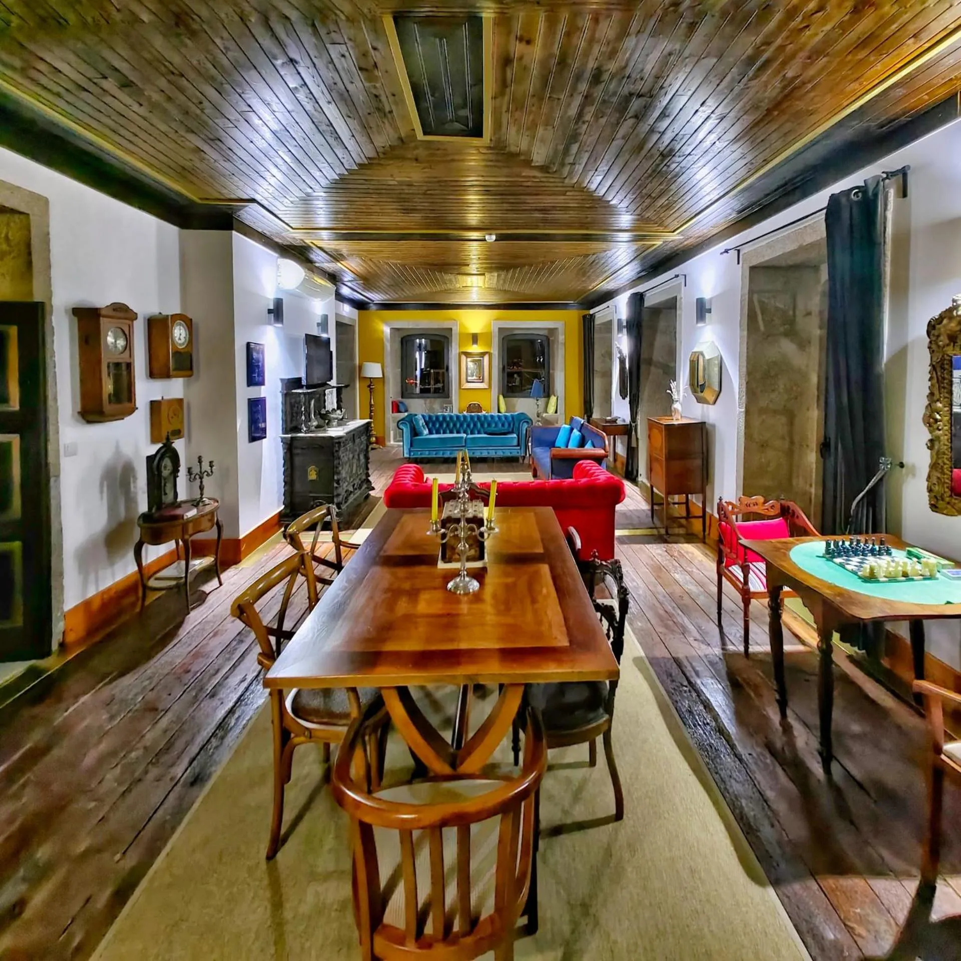 Communal lounge/ TV room in Paço de Vilharigues