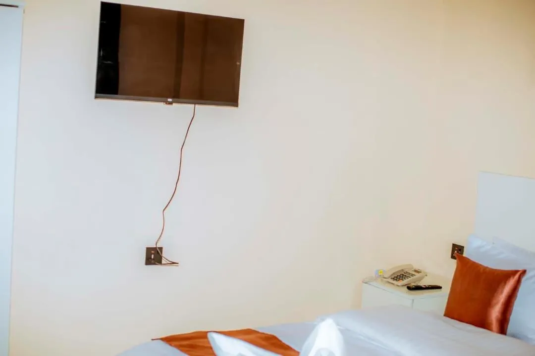 TV and multimedia, Bed in La Briella Hotel