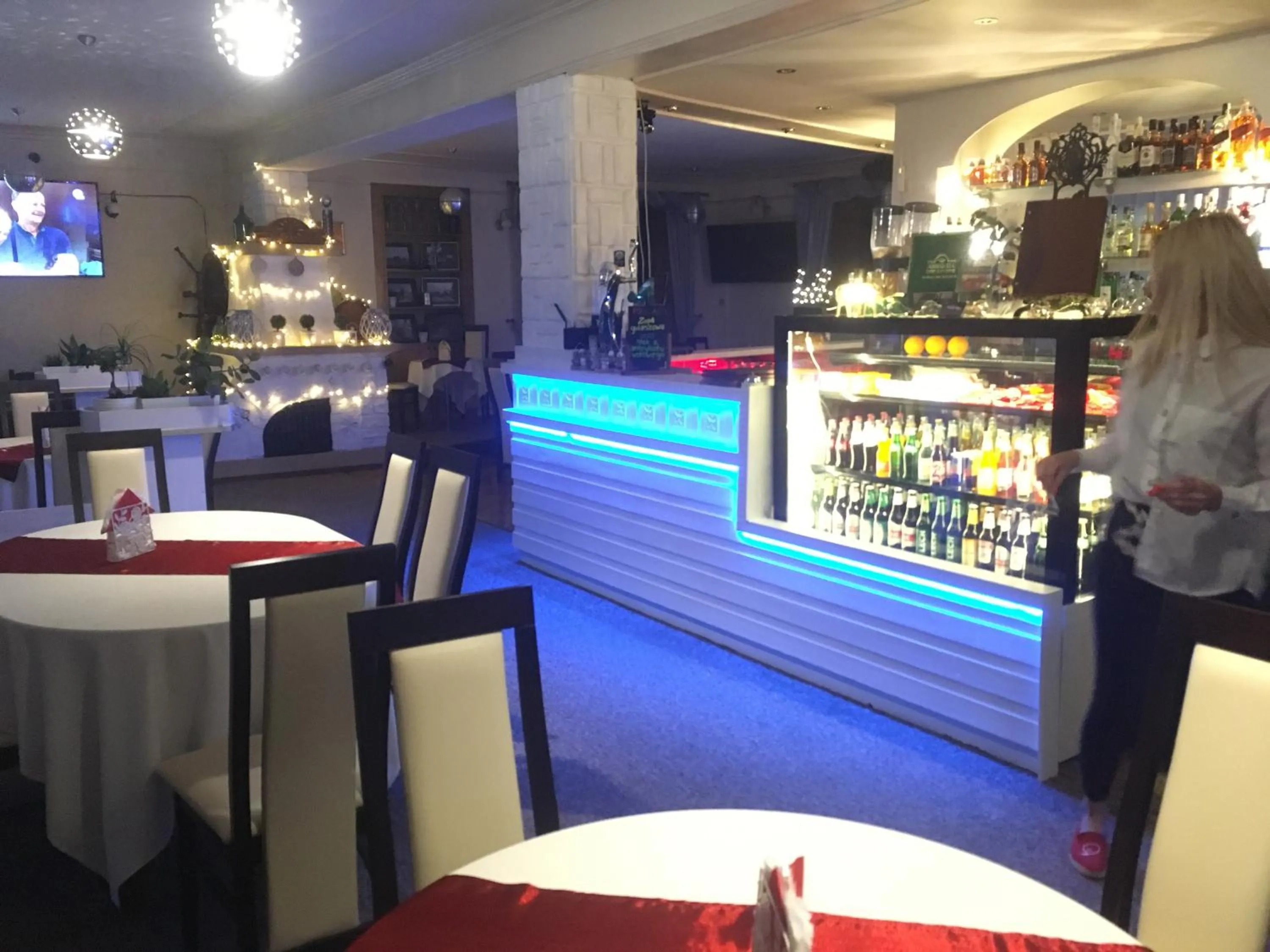Restaurant/places to eat in Hotel Mis