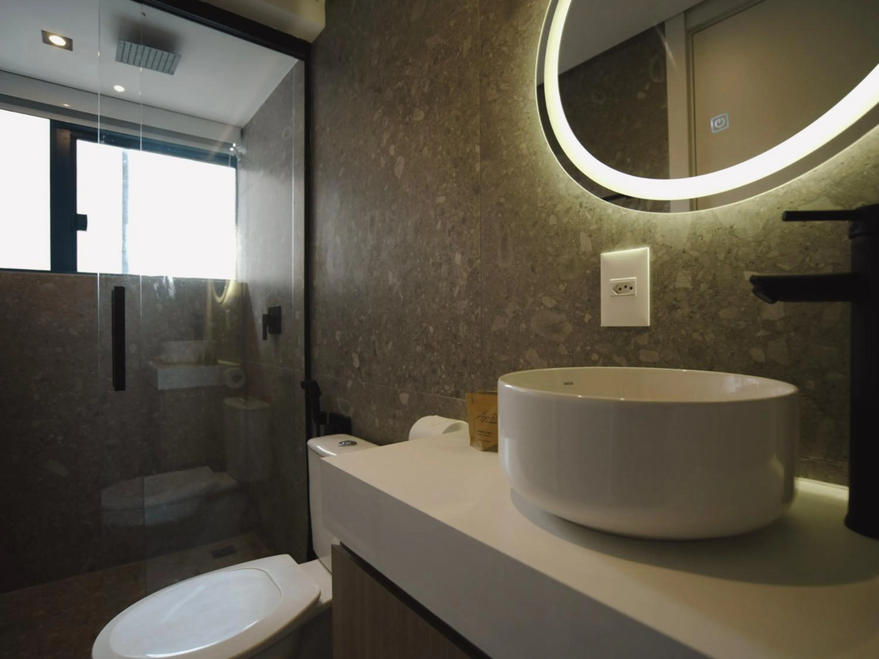 Bathroom in Apê Itaim Bibi - Soft Opening