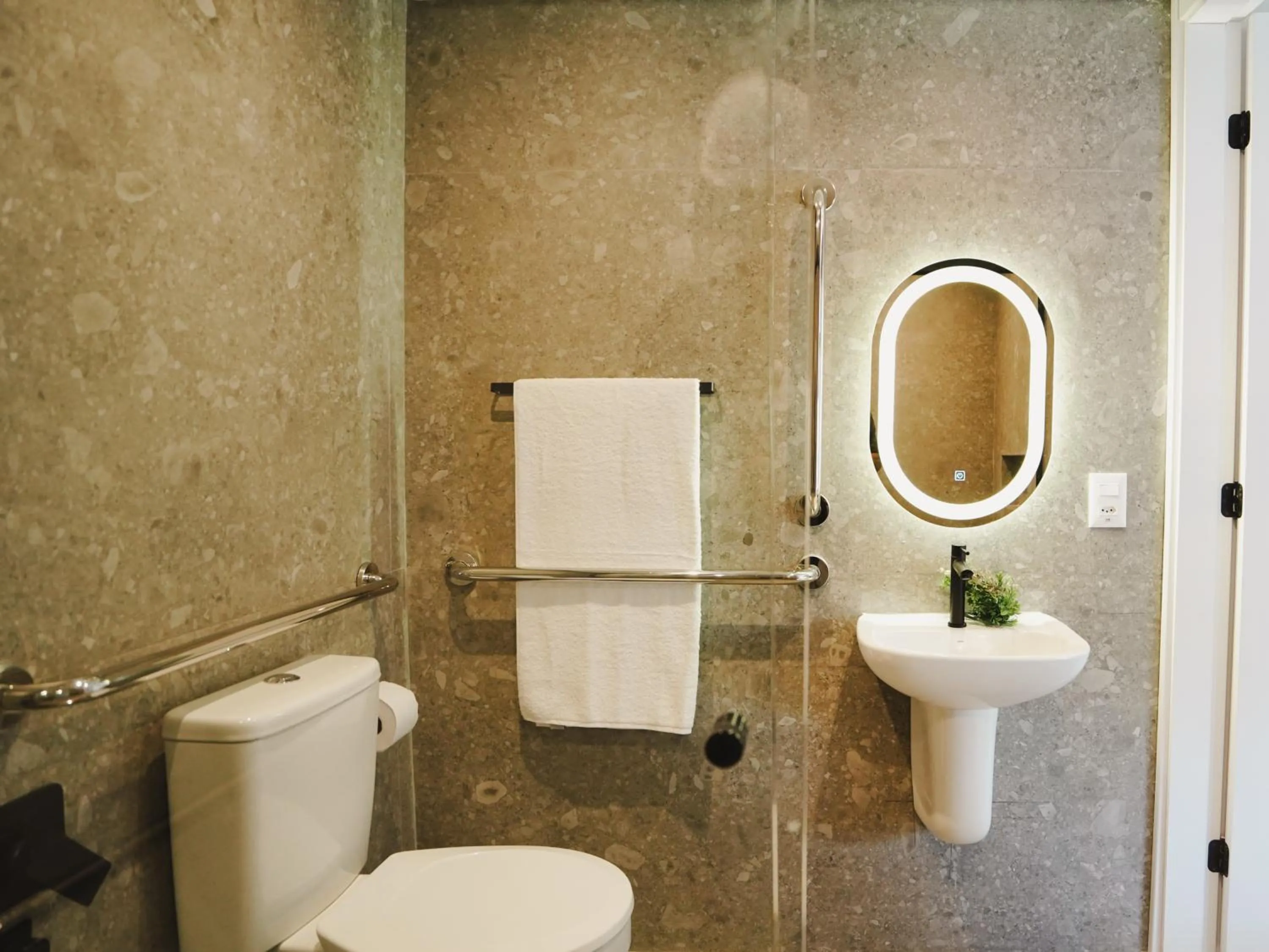 Toilet in Apê Itaim Bibi - Soft Opening