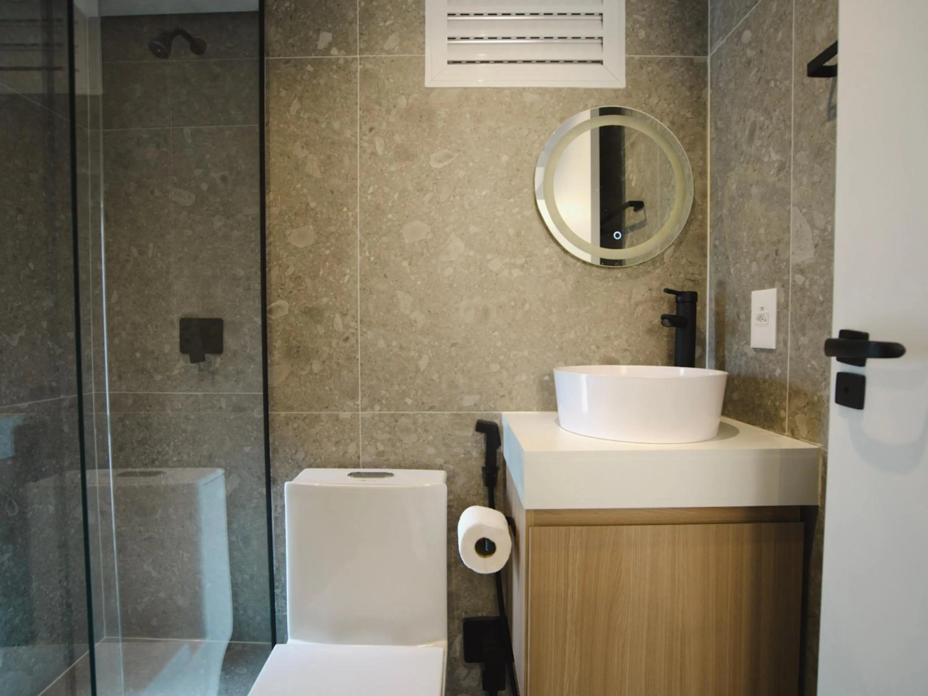 Toilet in Apê Itaim Bibi - Soft Opening