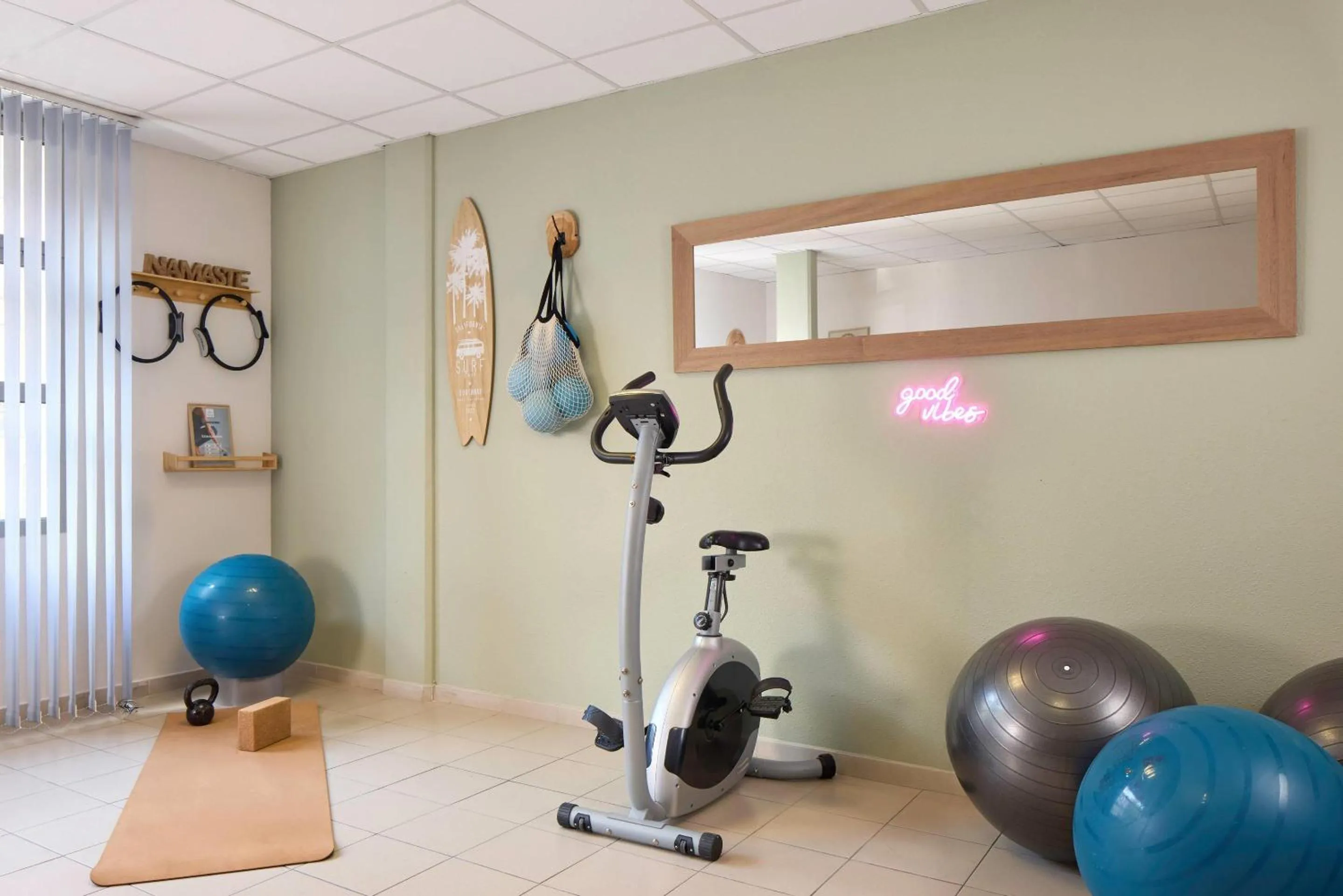 Fitness centre/facilities in Quality Aparthotel Valenciennes