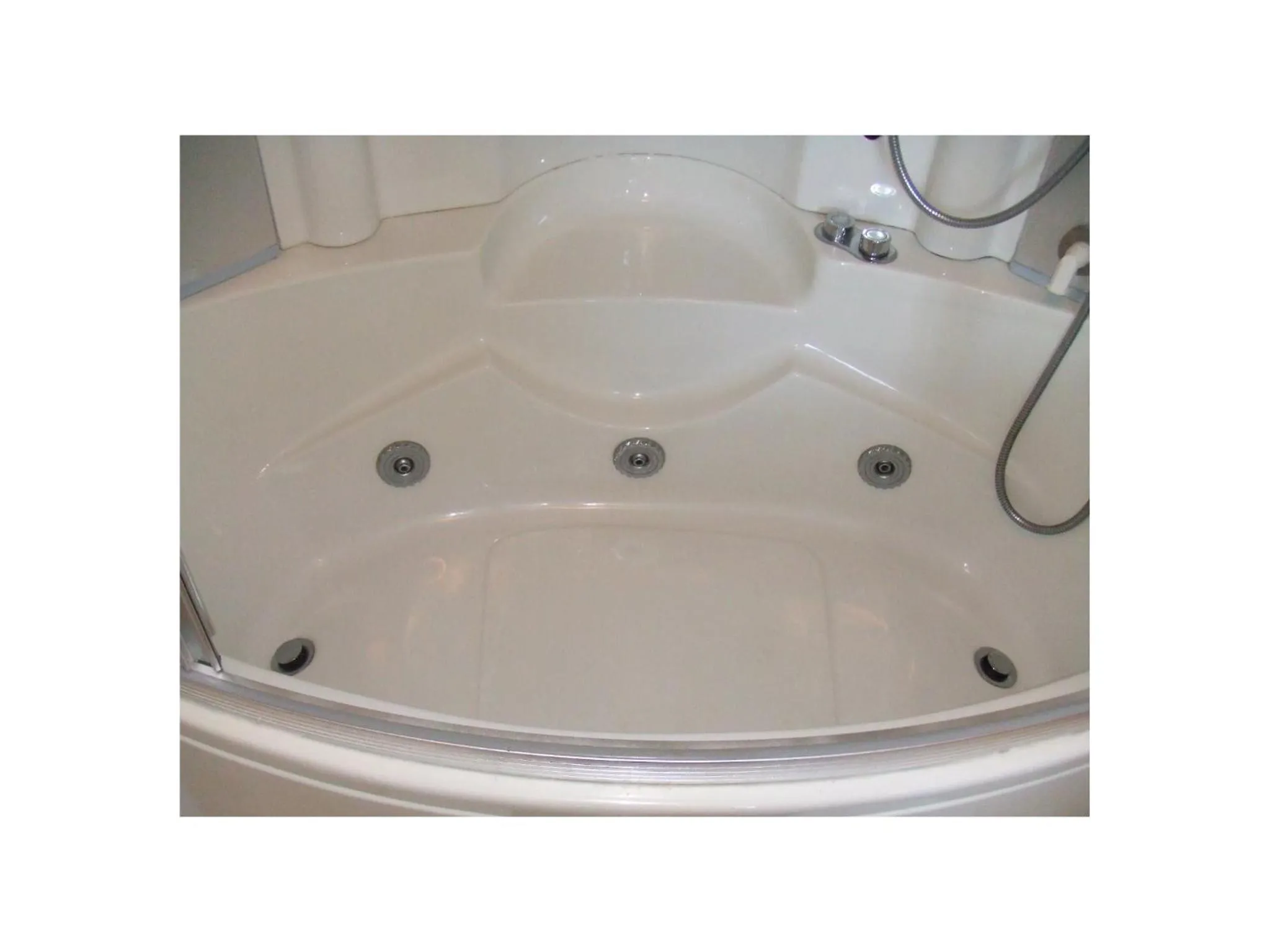 Bathroom in Ambrose Mews B&B