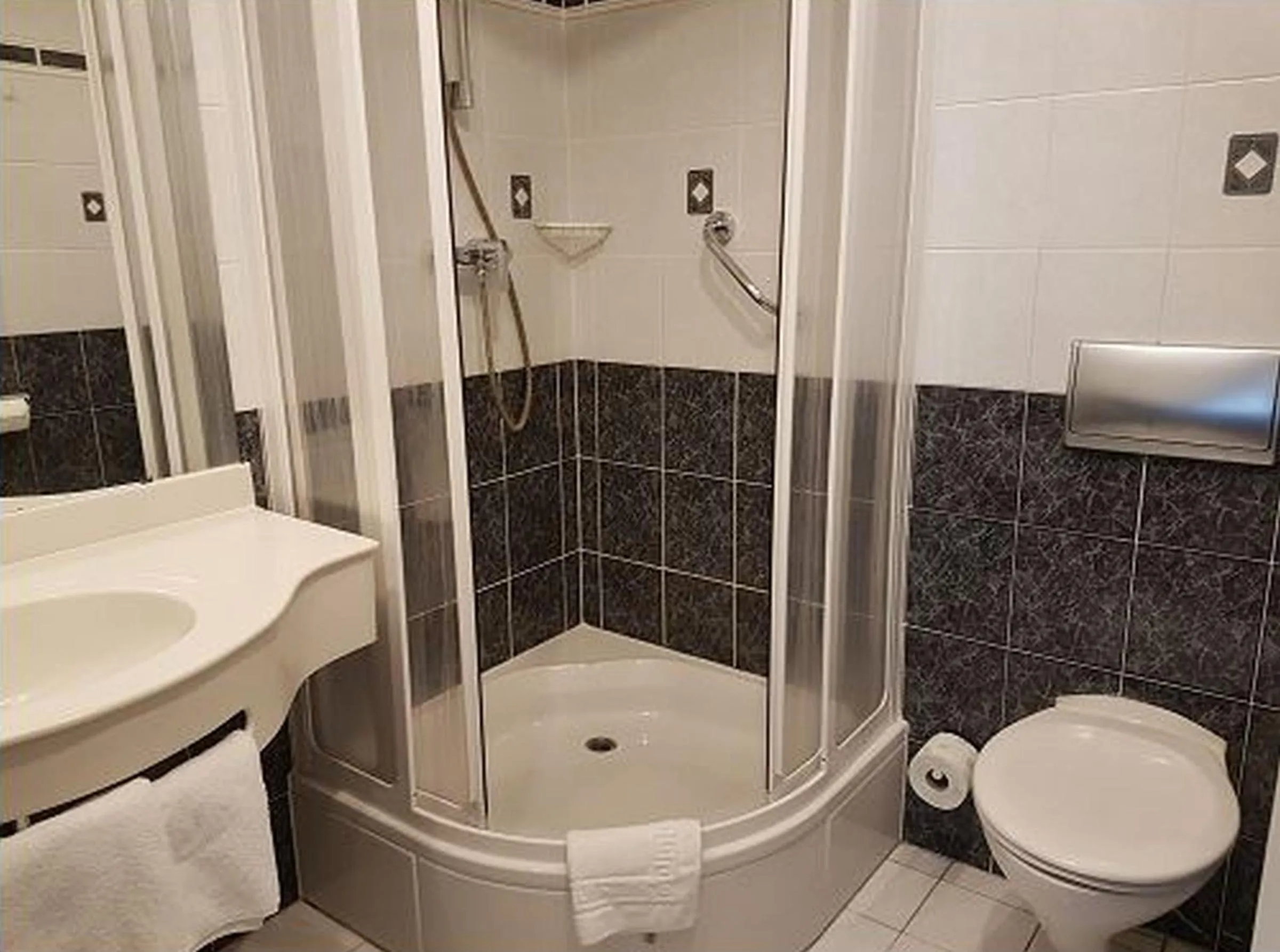 Bathroom in Hotel & Restaurant Weinberg