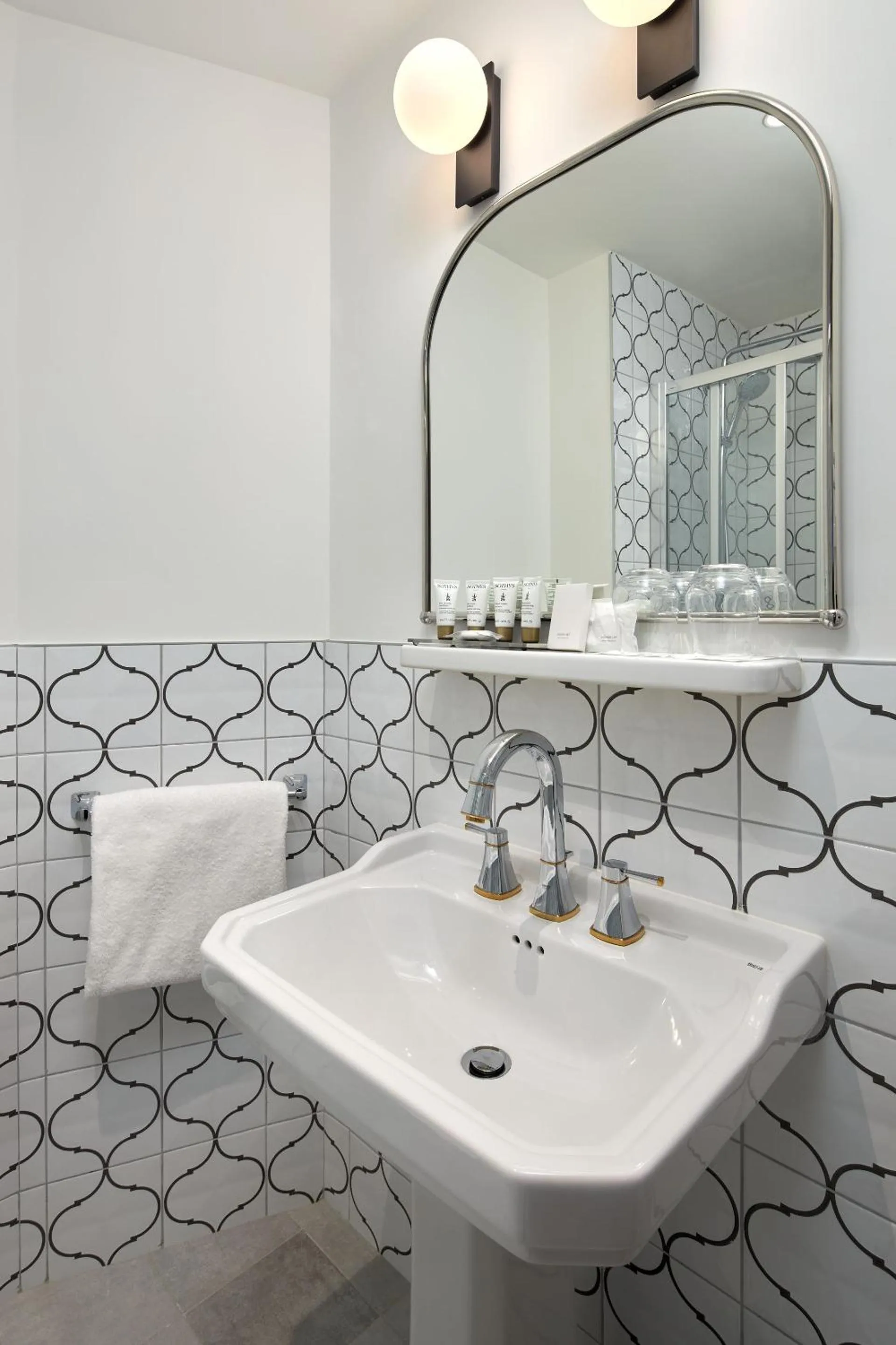 Bathroom in Hotel Villa Romantic & Spa