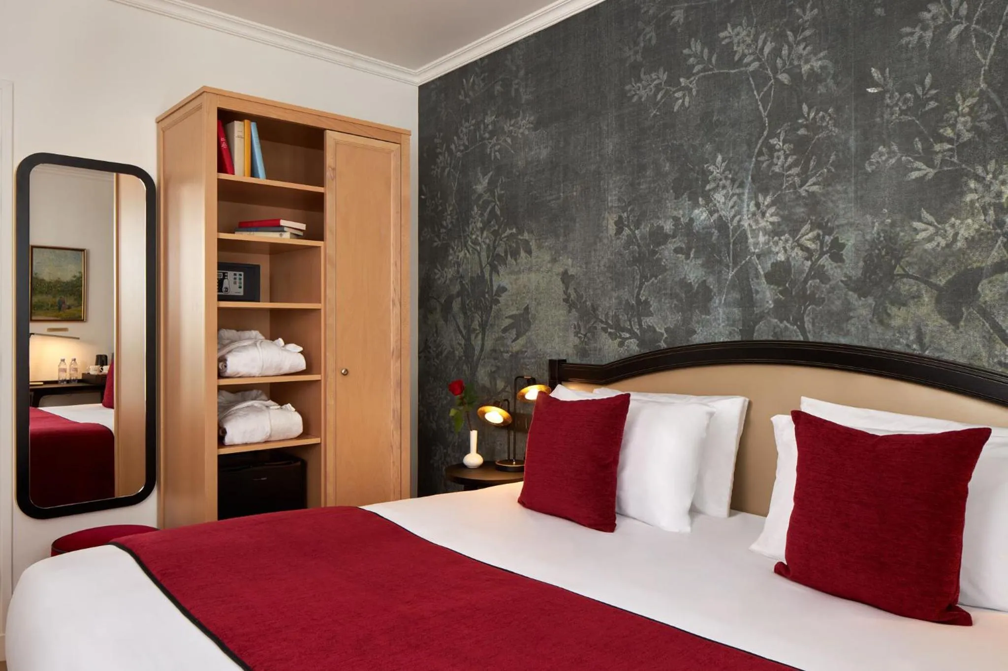 Bed in Hotel Villa Romantic & Spa