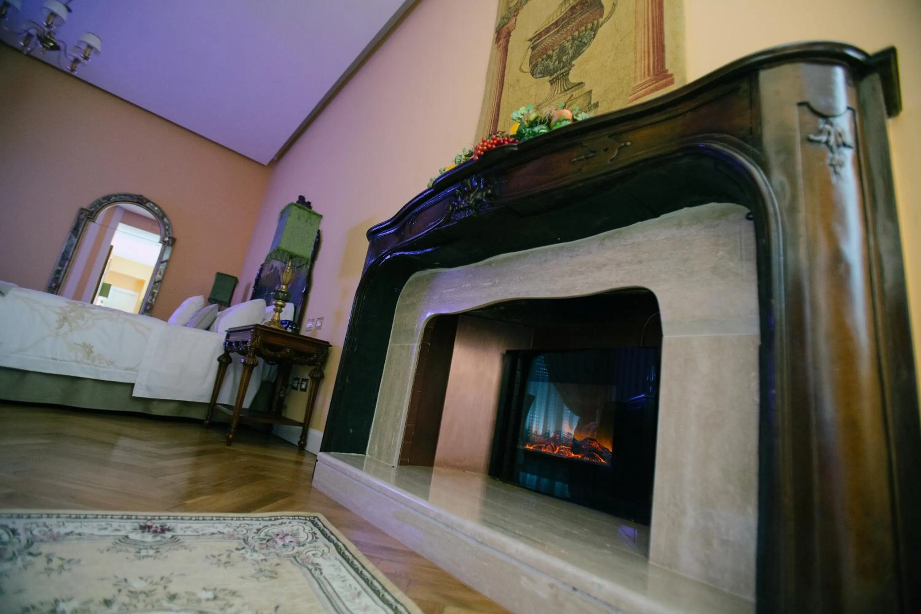 Decorative detail in Royal Suite Trinità Dei Monti