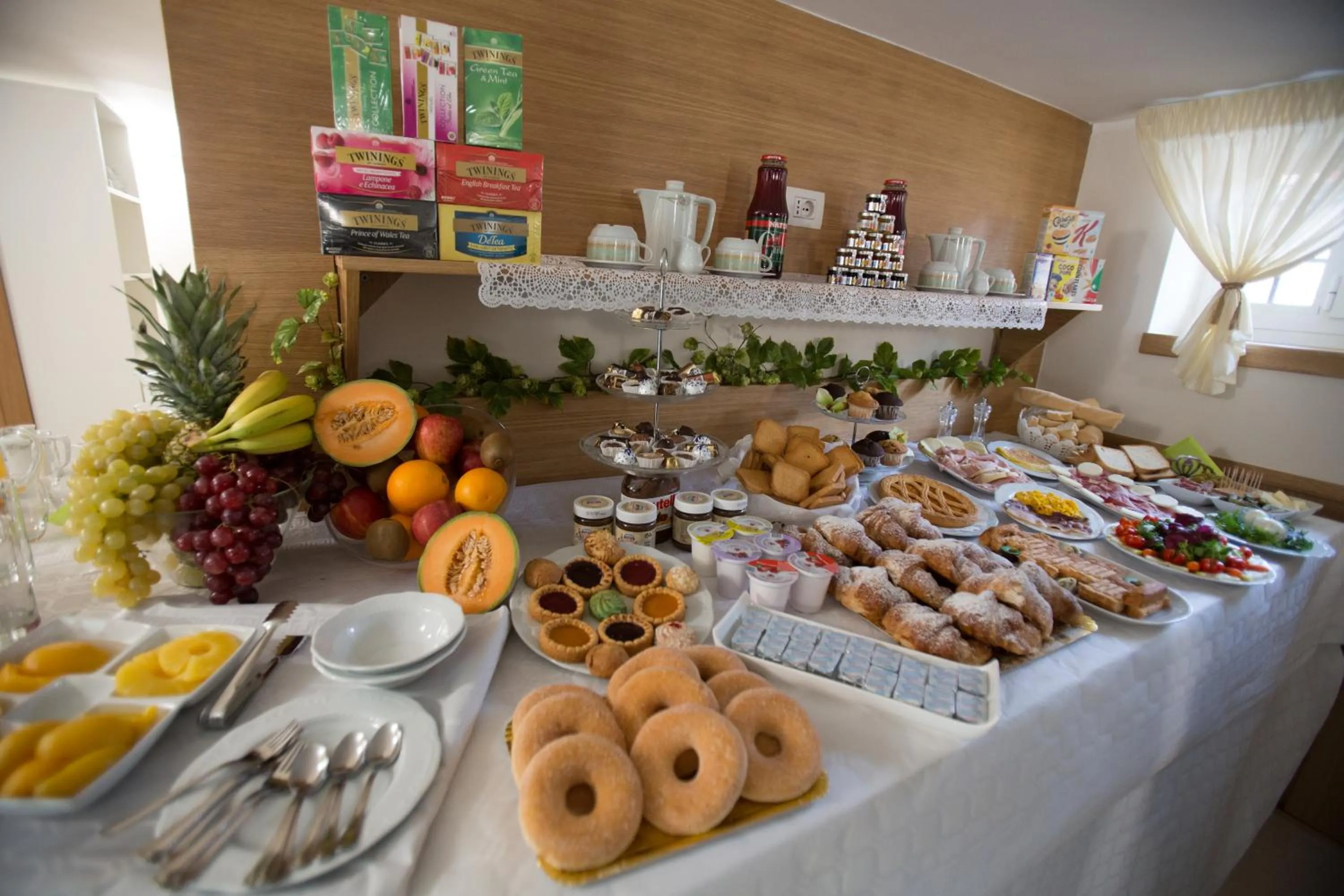 Buffet breakfast in Royal Suite Trinità Dei Monti