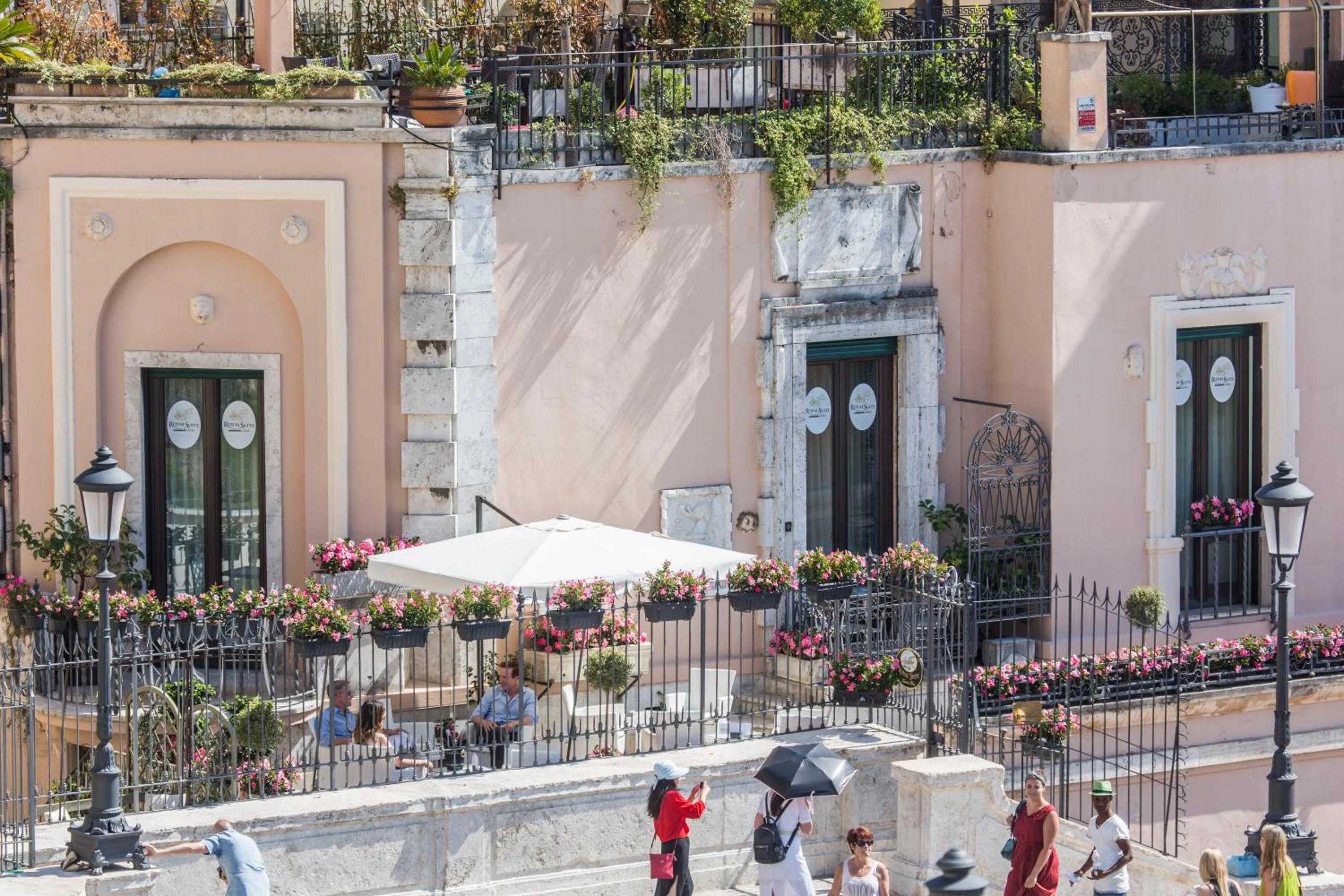 Facade/entrance in Royal Suite Trinità Dei Monti
