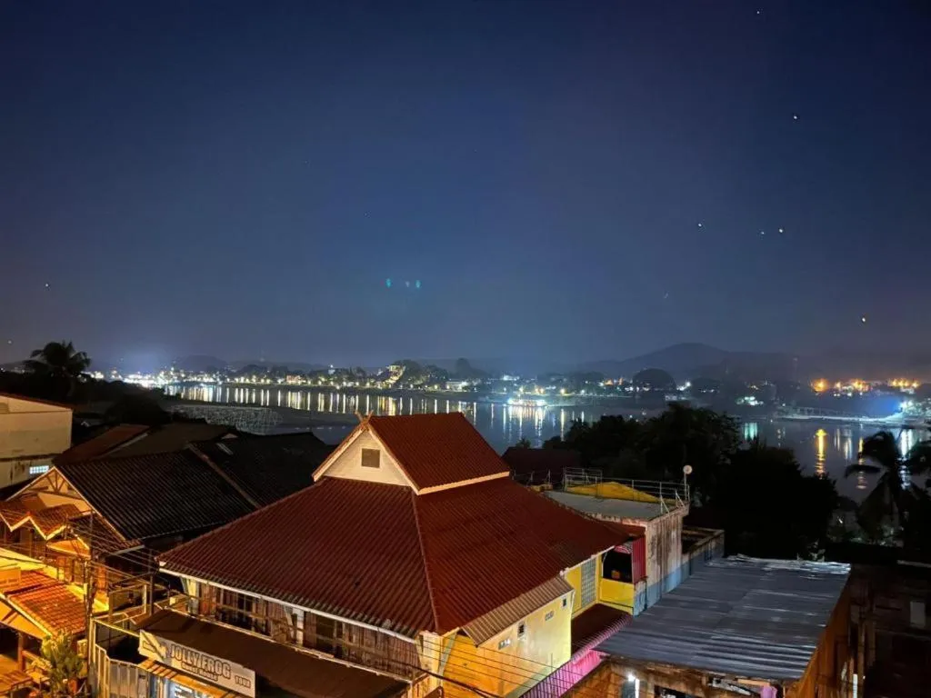 Thaveesinh Hotel