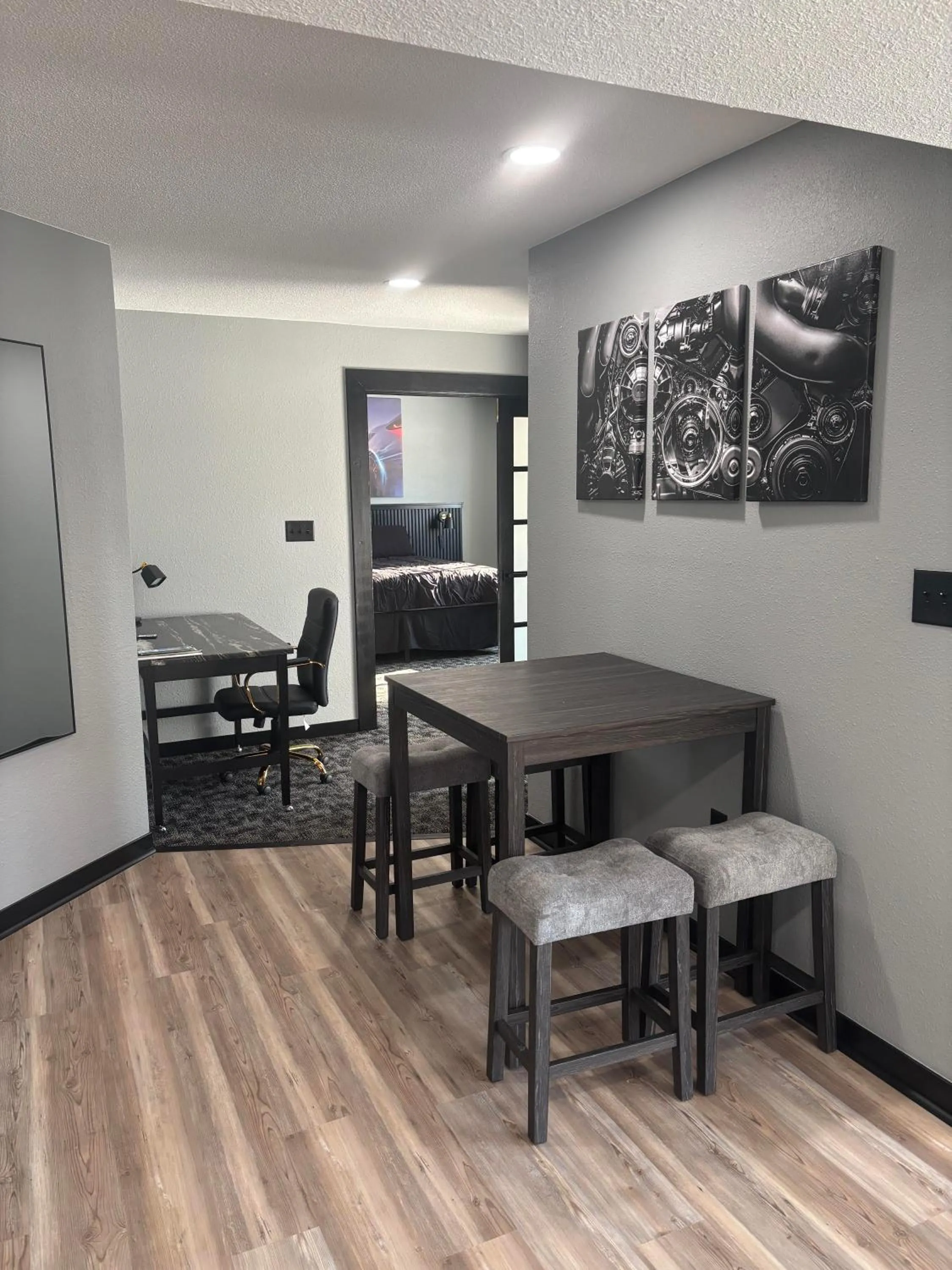 Plymouth Suites