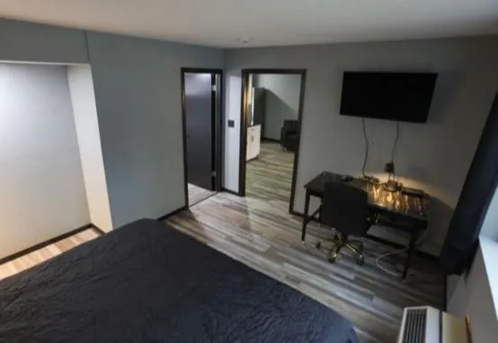 TV and multimedia, Bed in Plymouth Suites