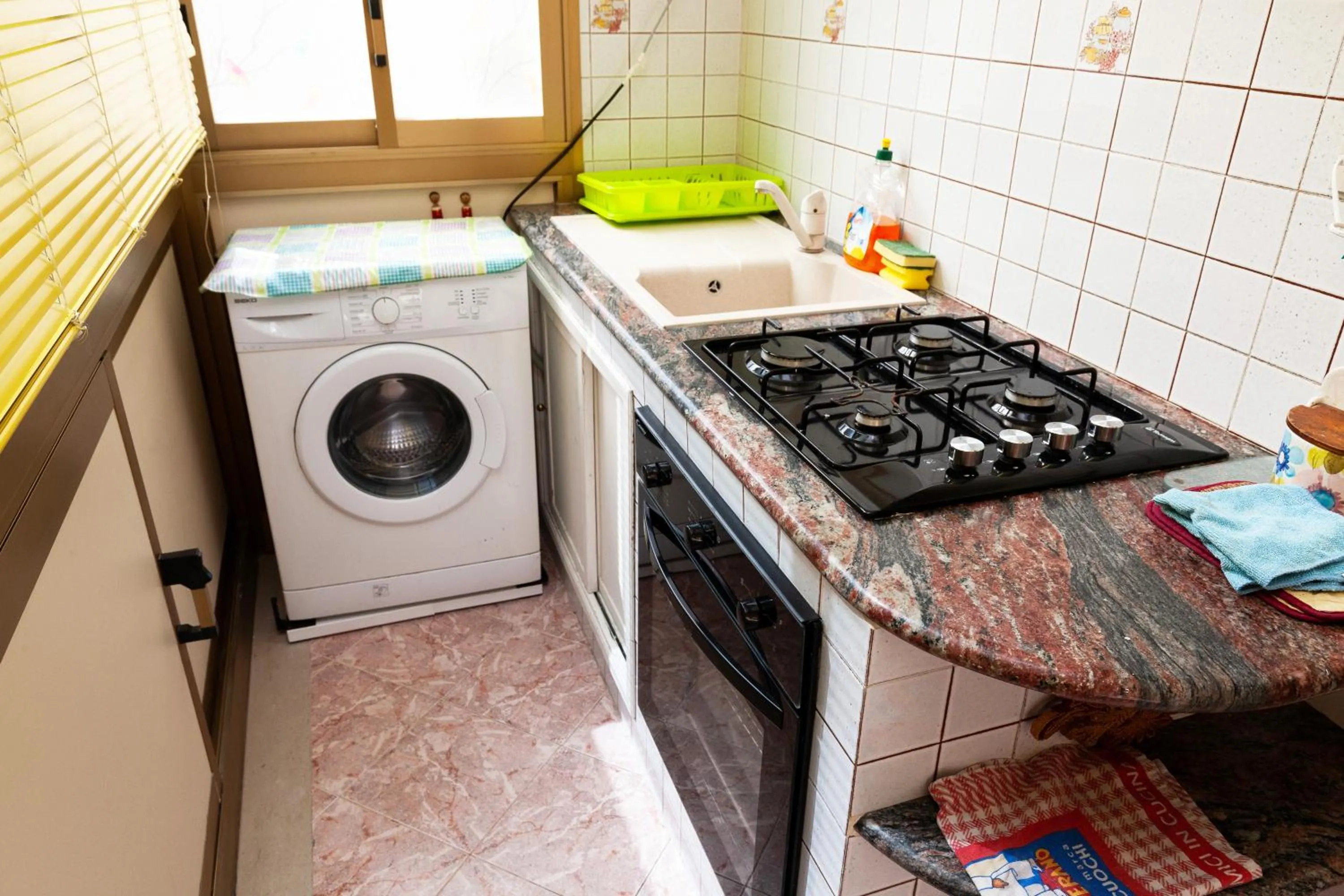 Kitchen or kitchenette in Holiday Apartment My House