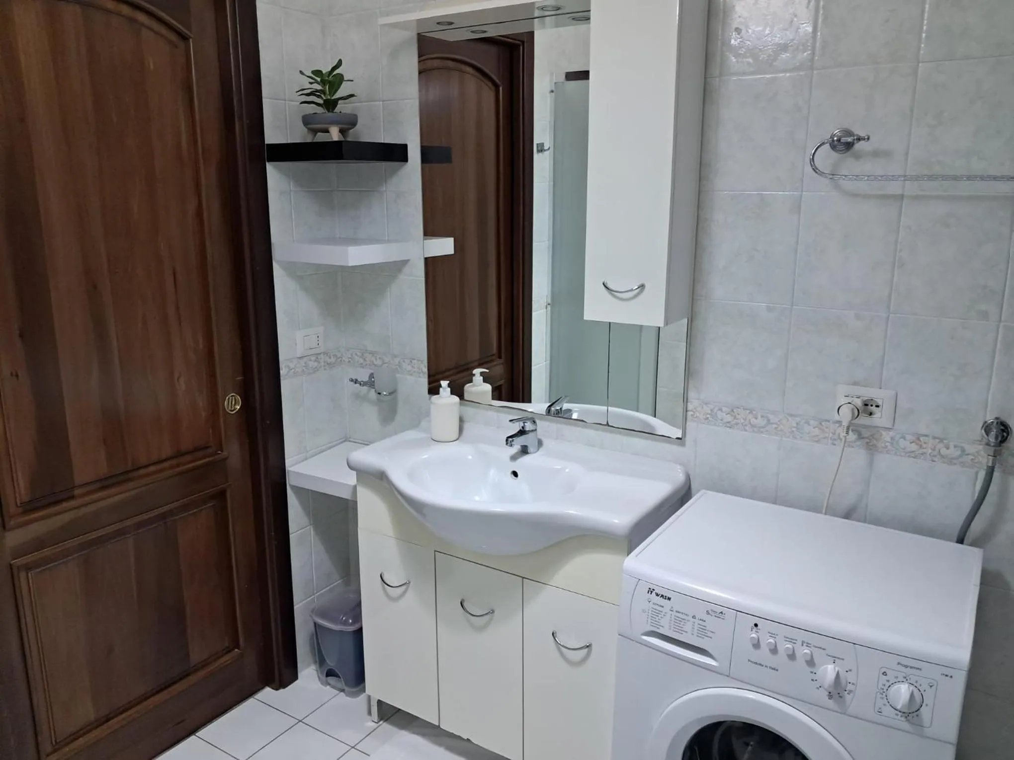 washing machine in B&B Villa Rosa