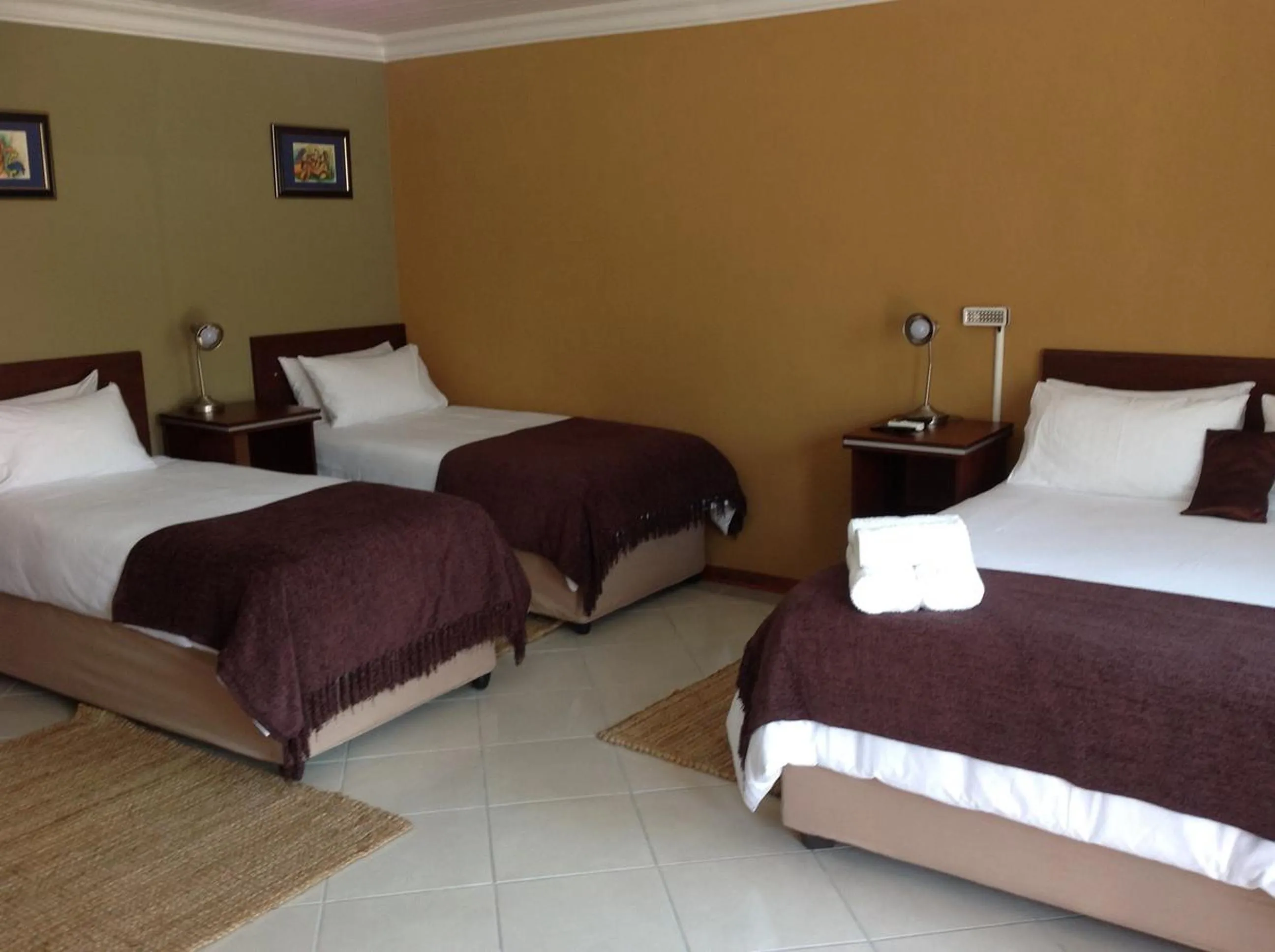 Photo of the whole room, Bed in Amigos Bed & Breakfast - No loadshedding