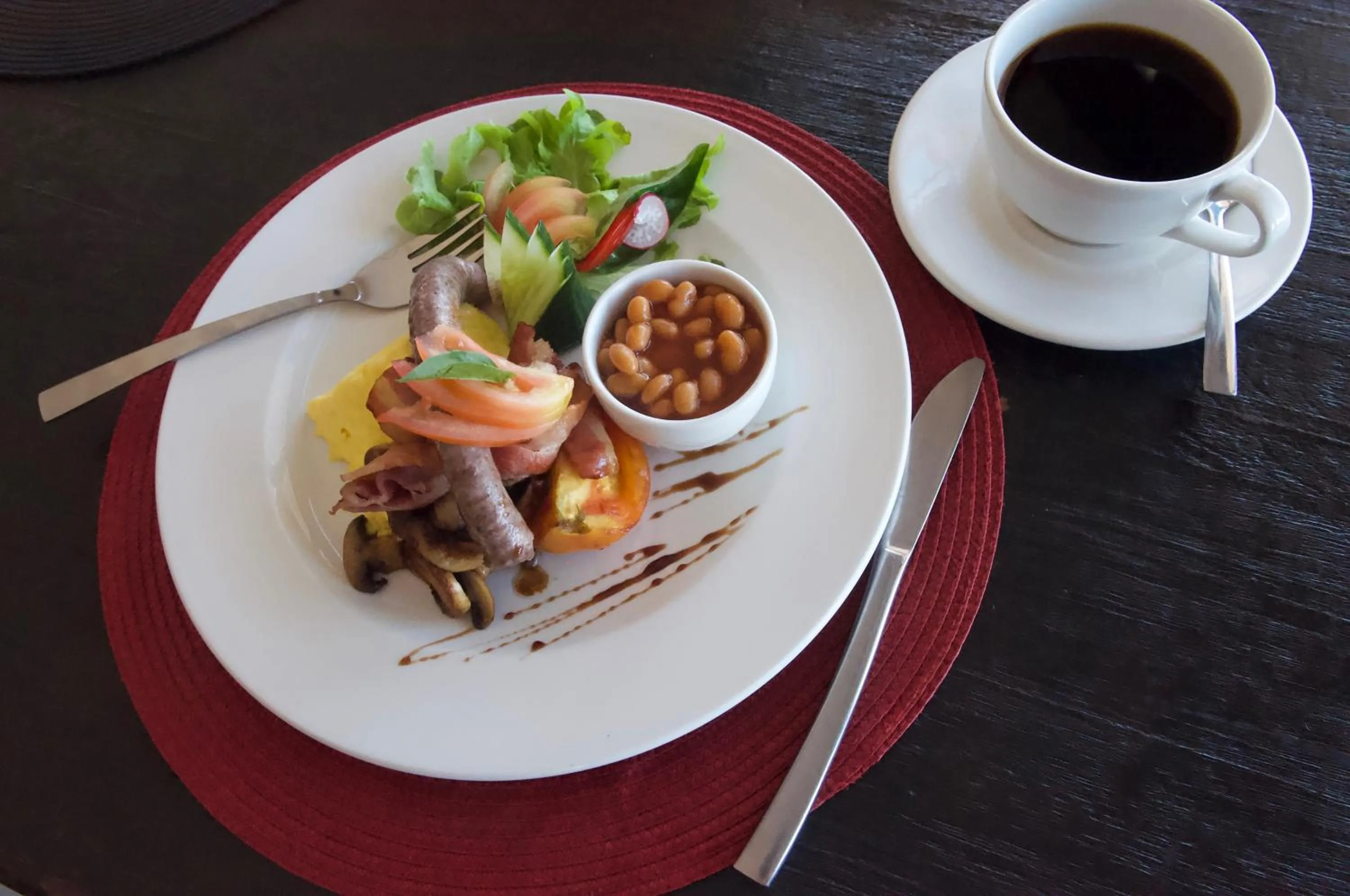 Breakfast in River Crossing Lodge