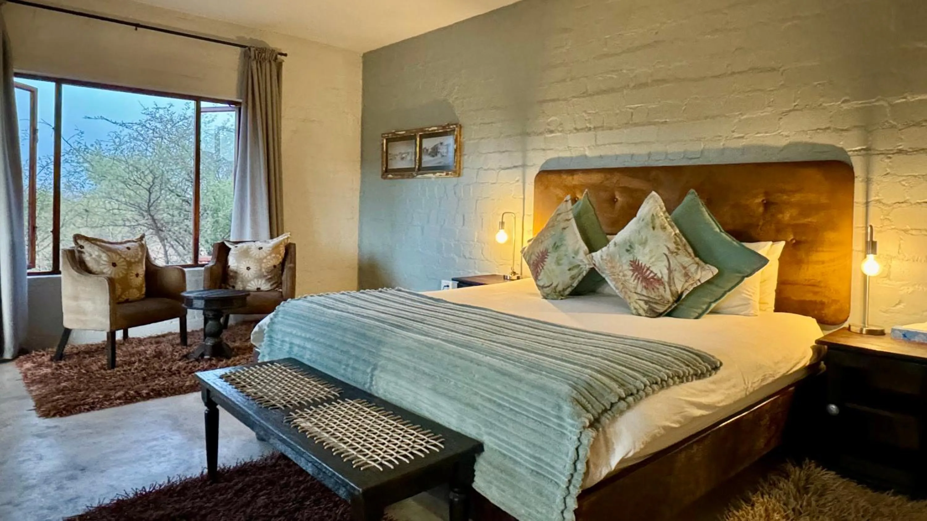 Property building, Bed in River Crossing Lodge