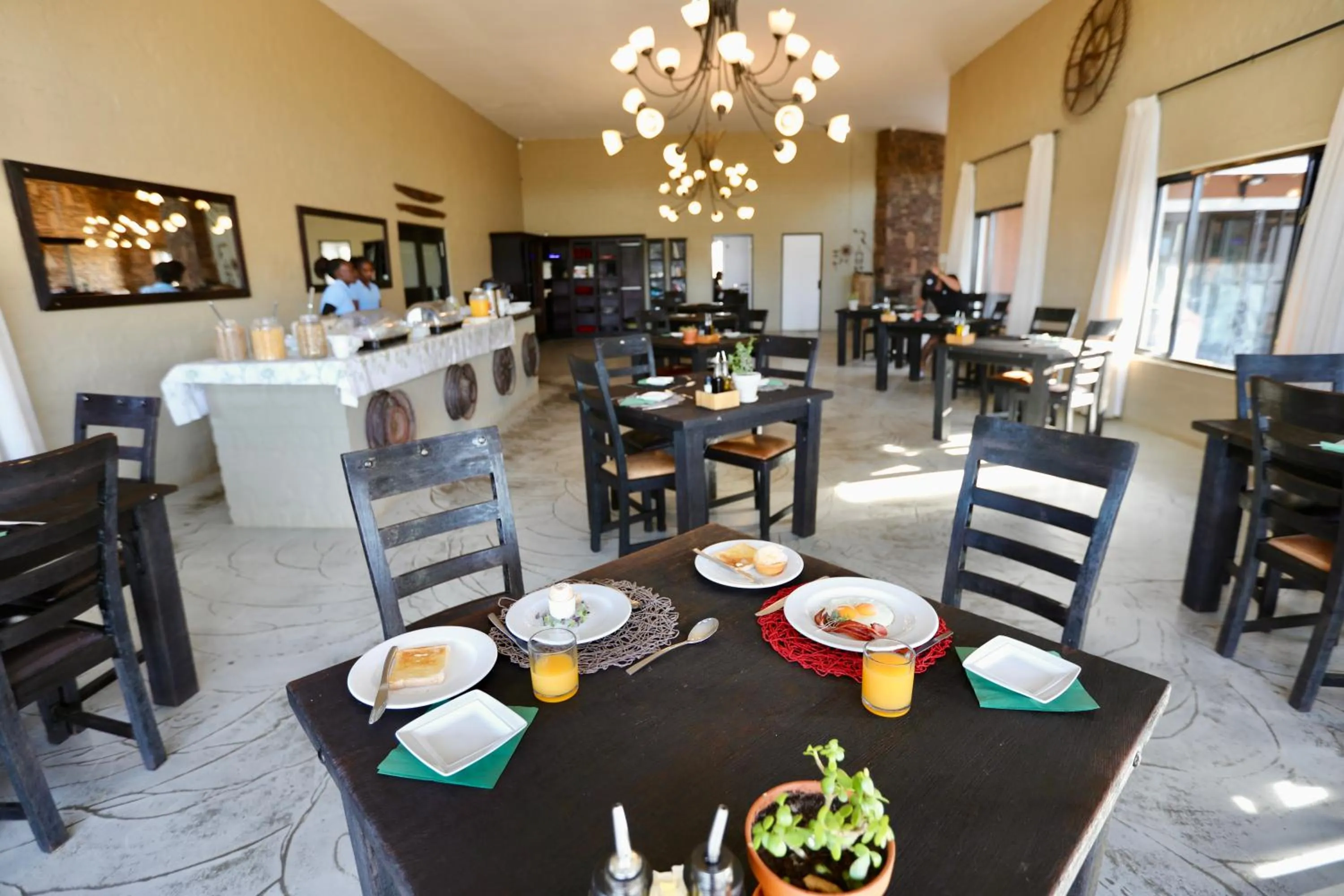 Restaurant/places to eat in River Crossing Lodge