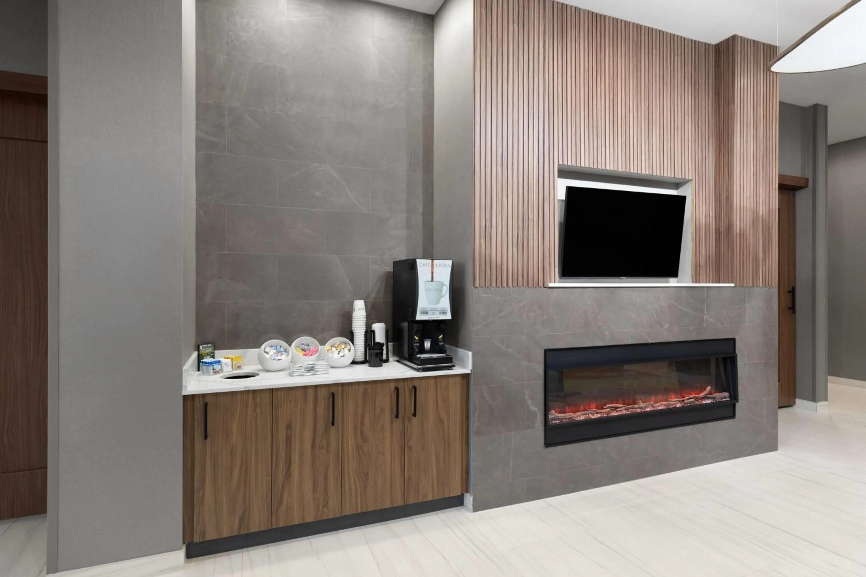 La Quinta Inn & Suites by Wyndham Athens I-65