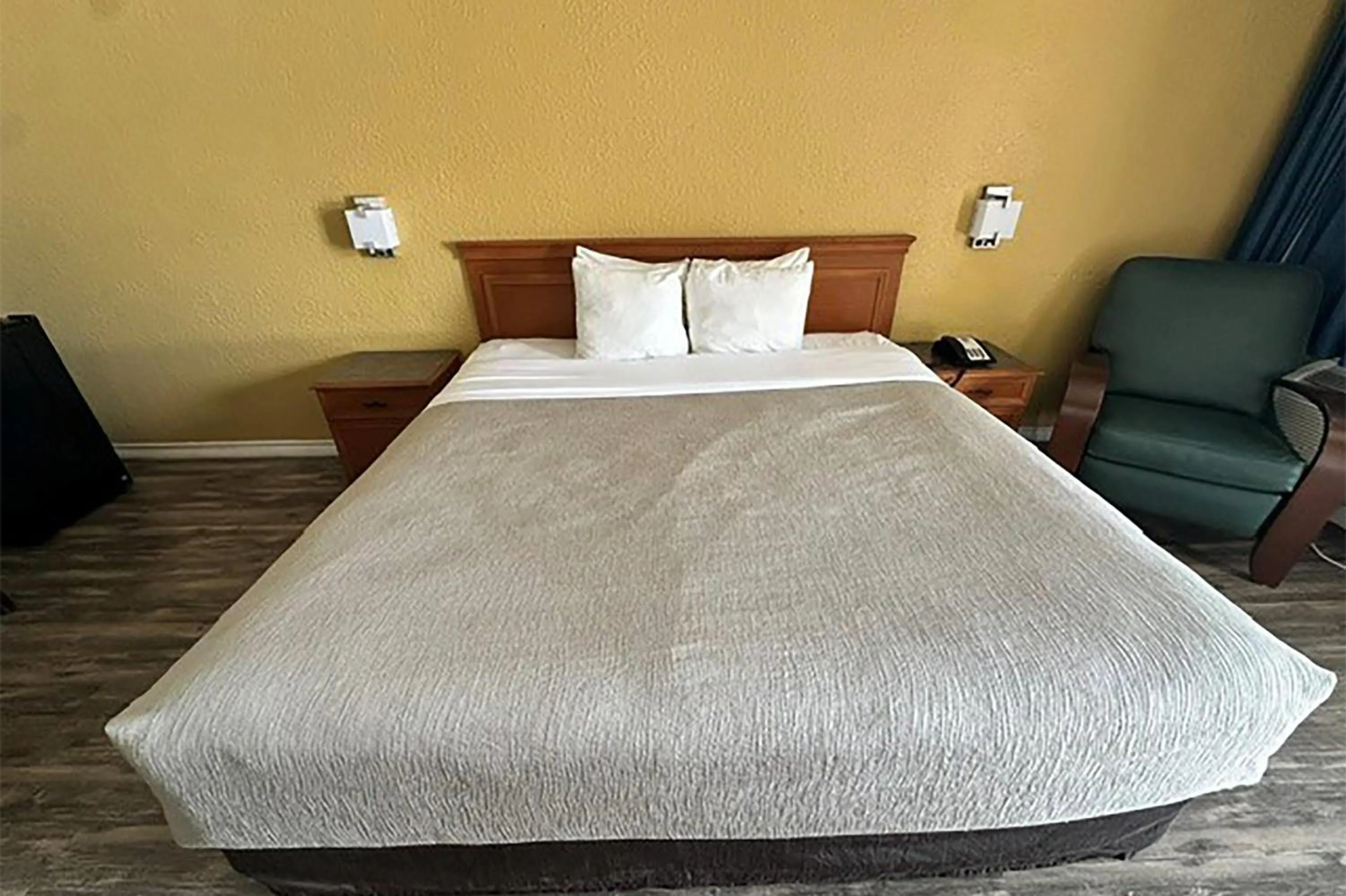 Photo of the whole room in Super 8 by Wyndham Nacogdoches Near University