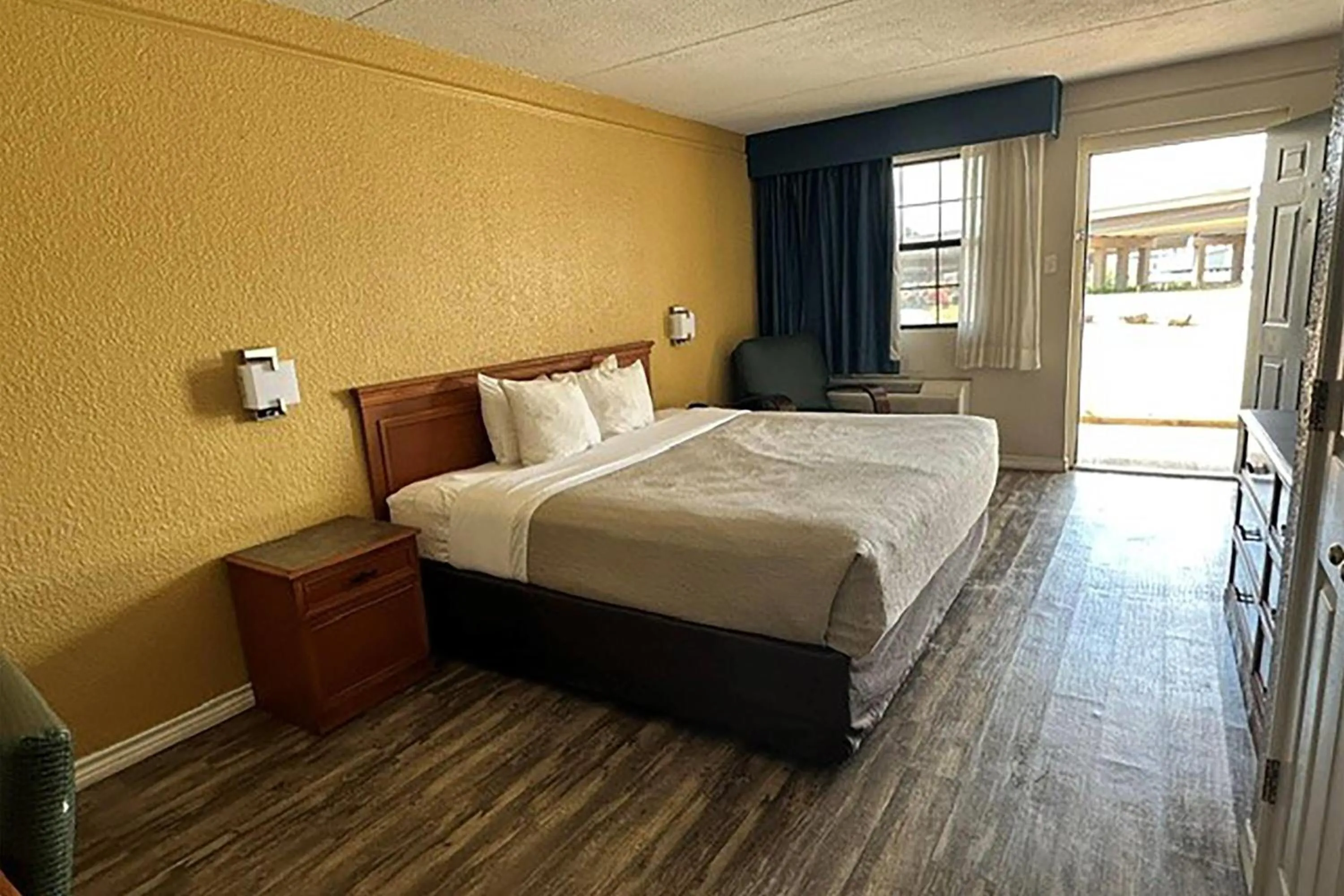 Photo of the whole room in Super 8 by Wyndham Nacogdoches Near University