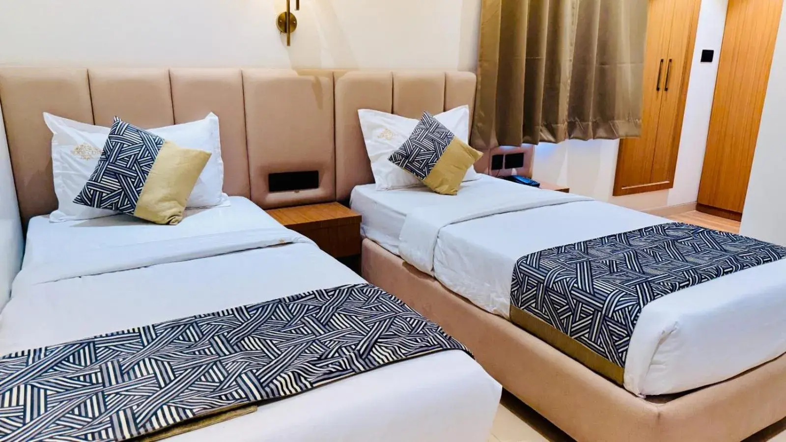 Twin Room - single occupancy in Hotel Roop Cliff, Bhopal Twin Room - single occupancy in Hotel Roop Cliff, Bhopal