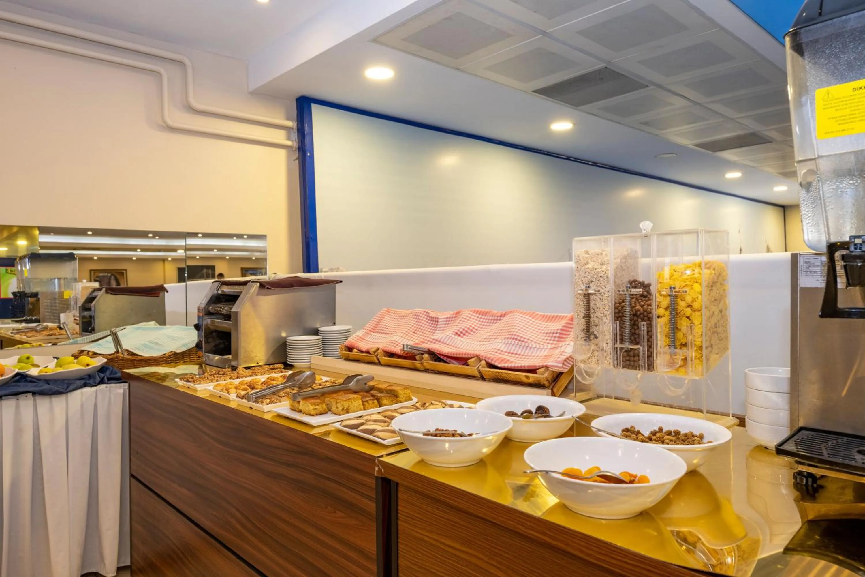 Breakfast in Harmony Hotel Merter & SPA