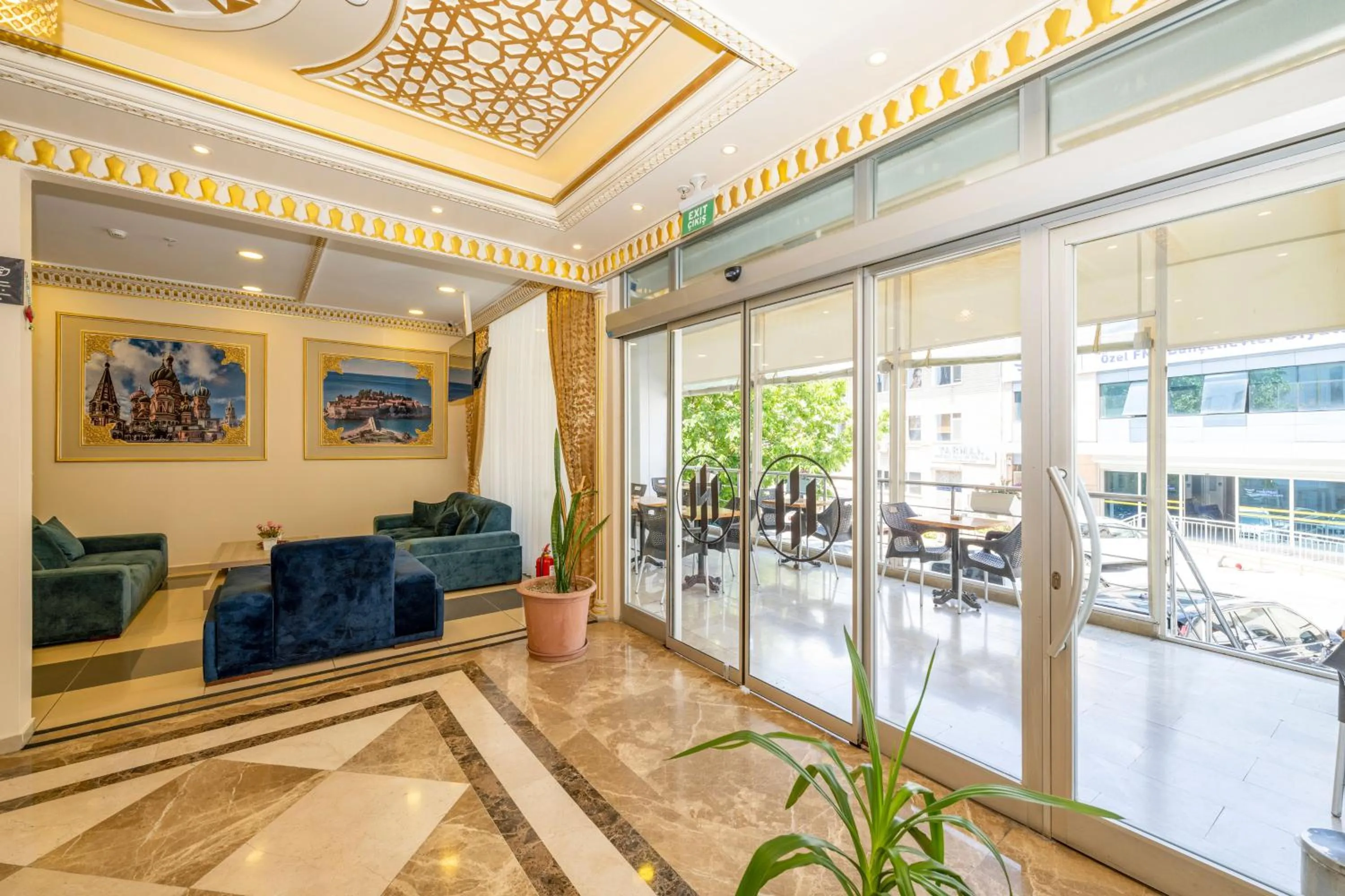 Seating area in Harmony Hotel Merter & SPA