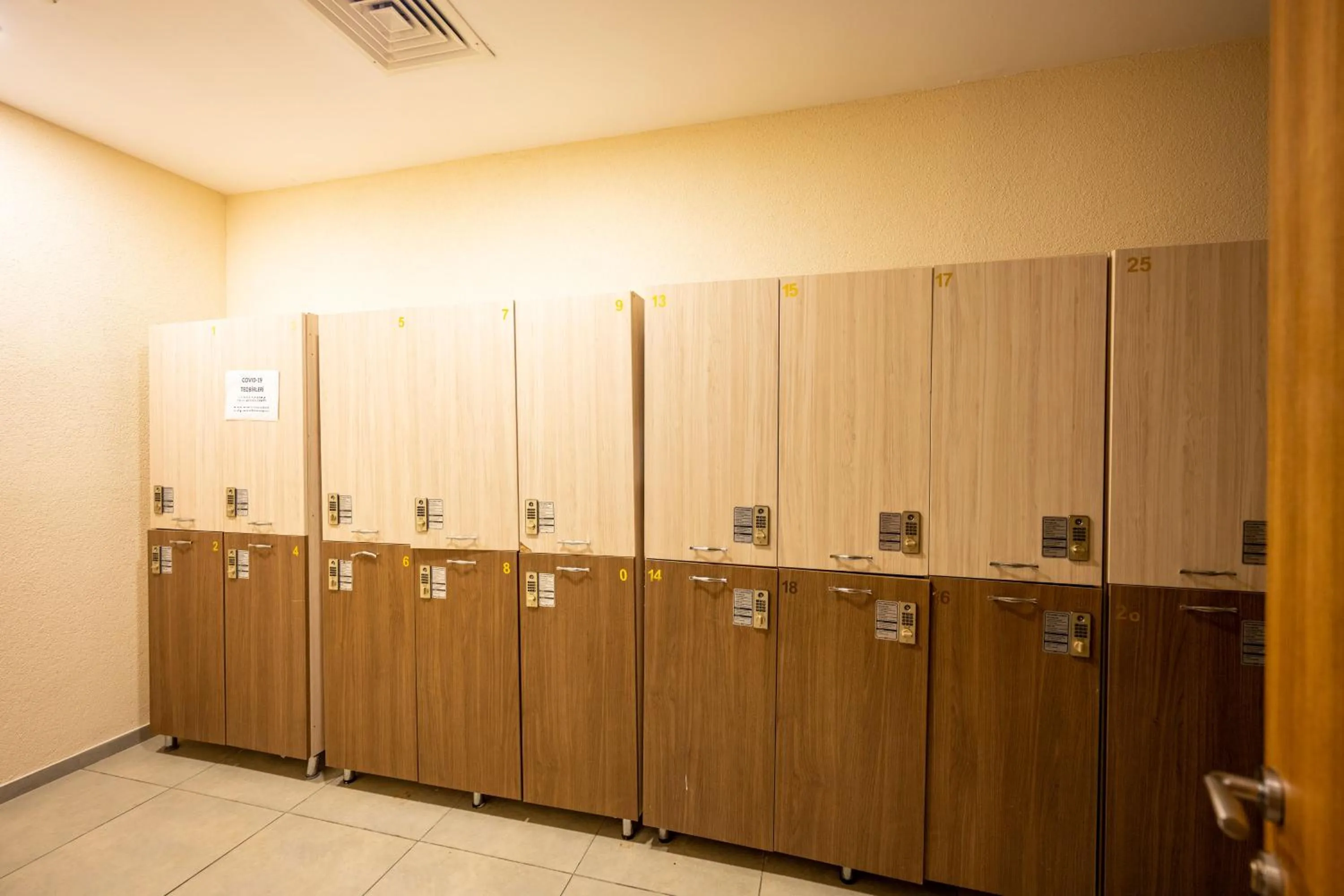 microwave in Harmony Hotel Merter & SPA