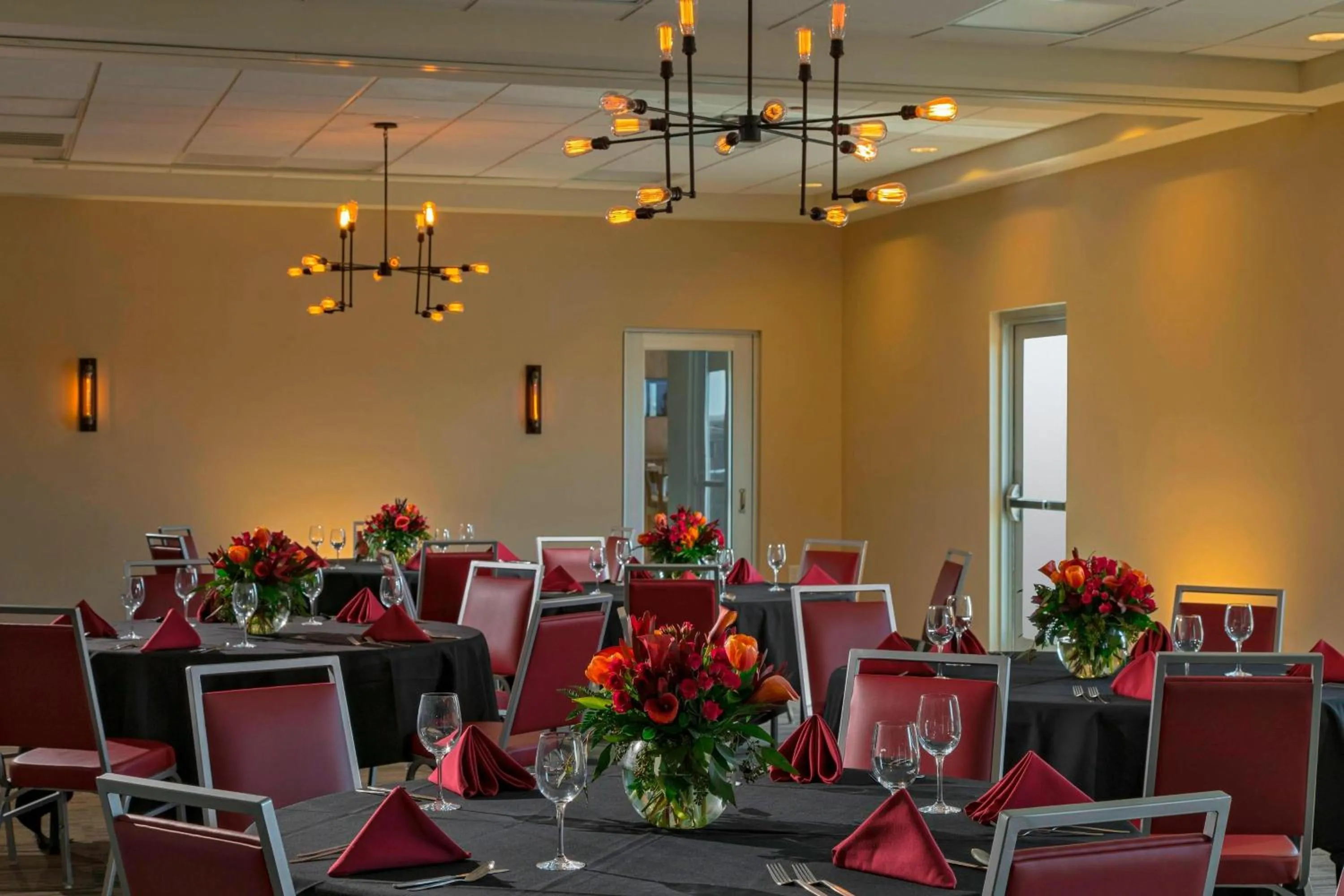 Meeting/conference room in Four Points by Sheraton Midland