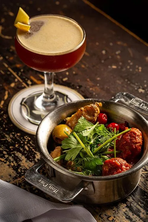 Restaurant/places to eat in Hotel Emma at Pearl on the Riverwalk