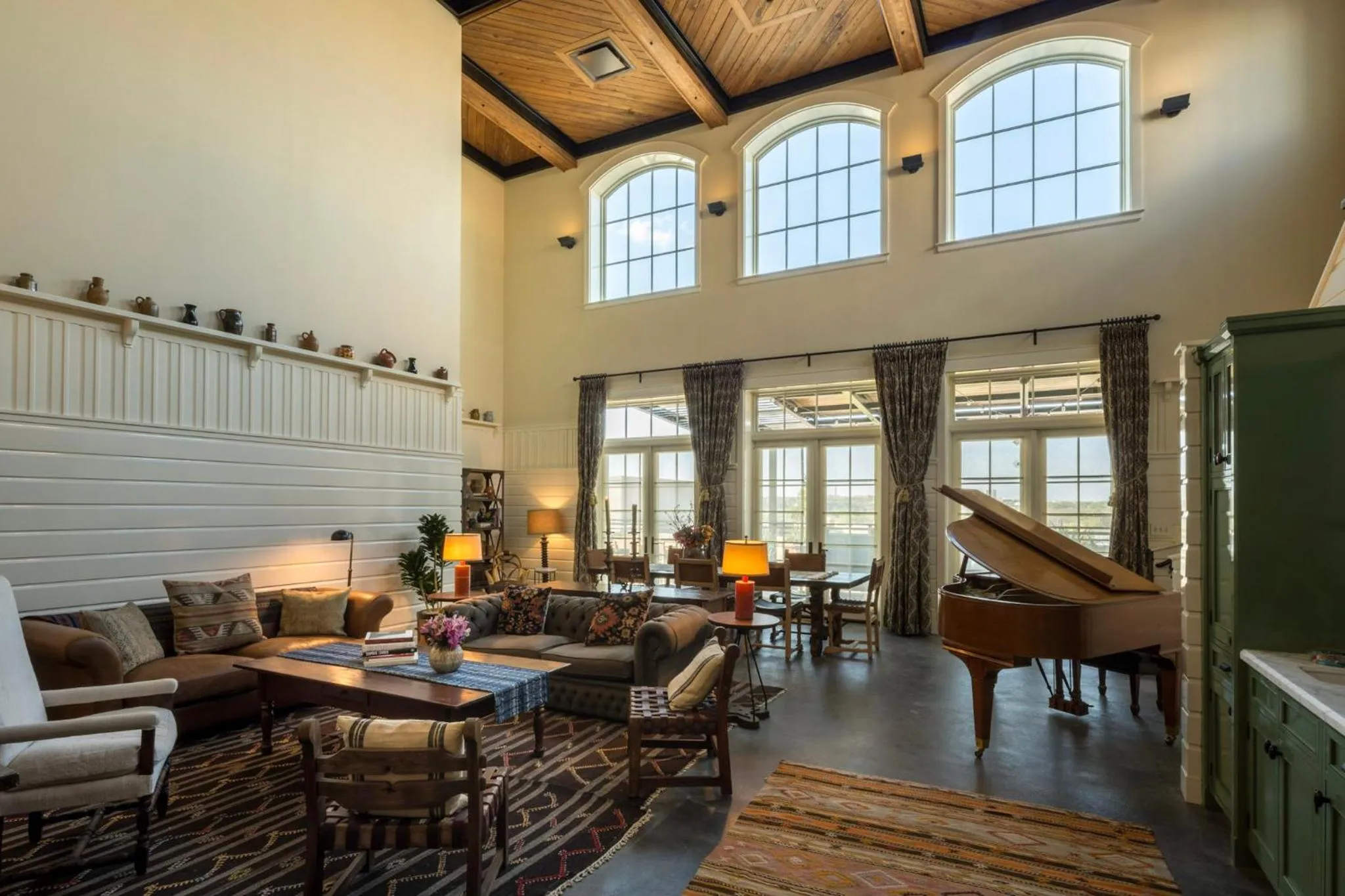 Seating area in Hotel Emma at Pearl on the Riverwalk