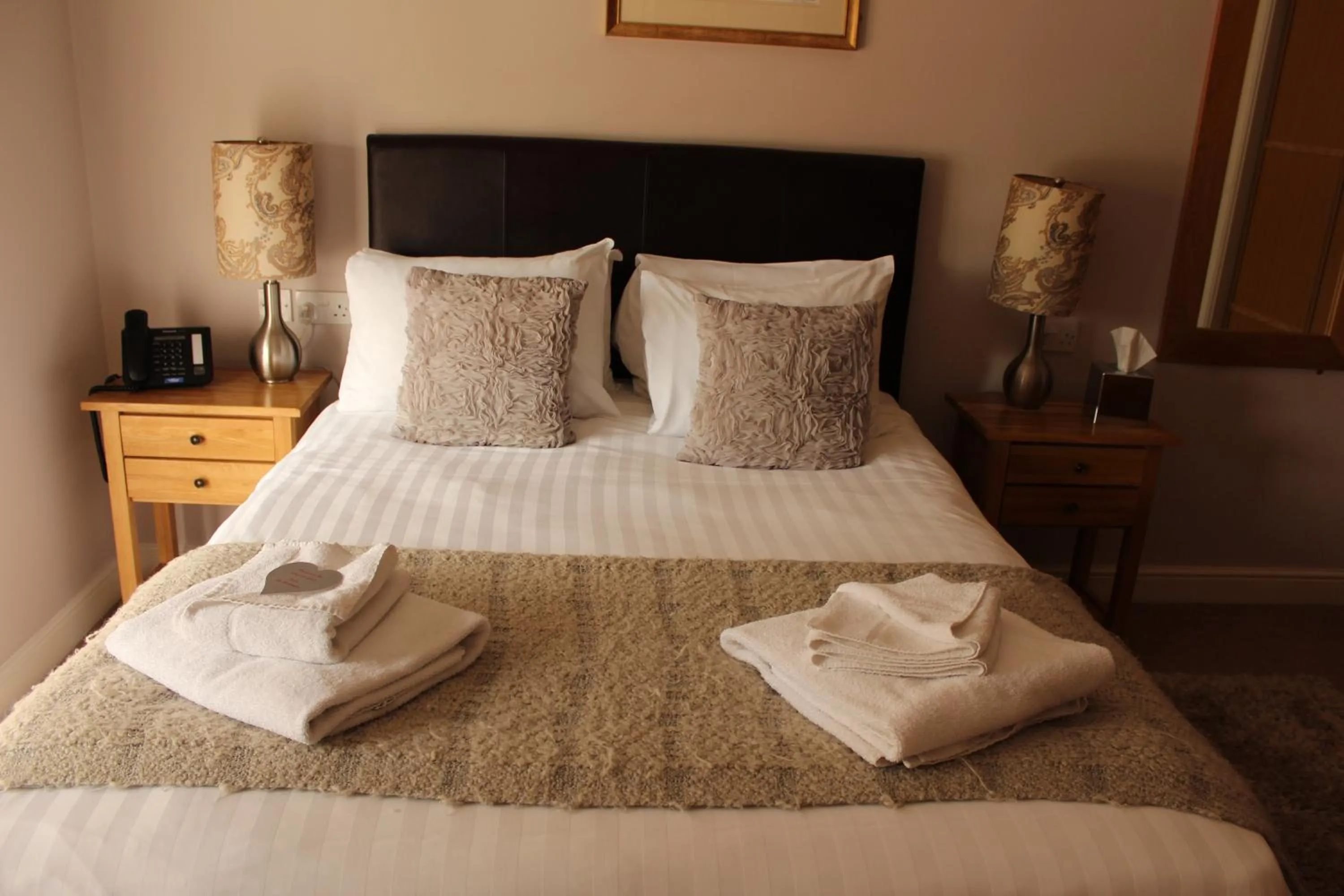 Bed in The Huntsman Inn of Little Wenlock