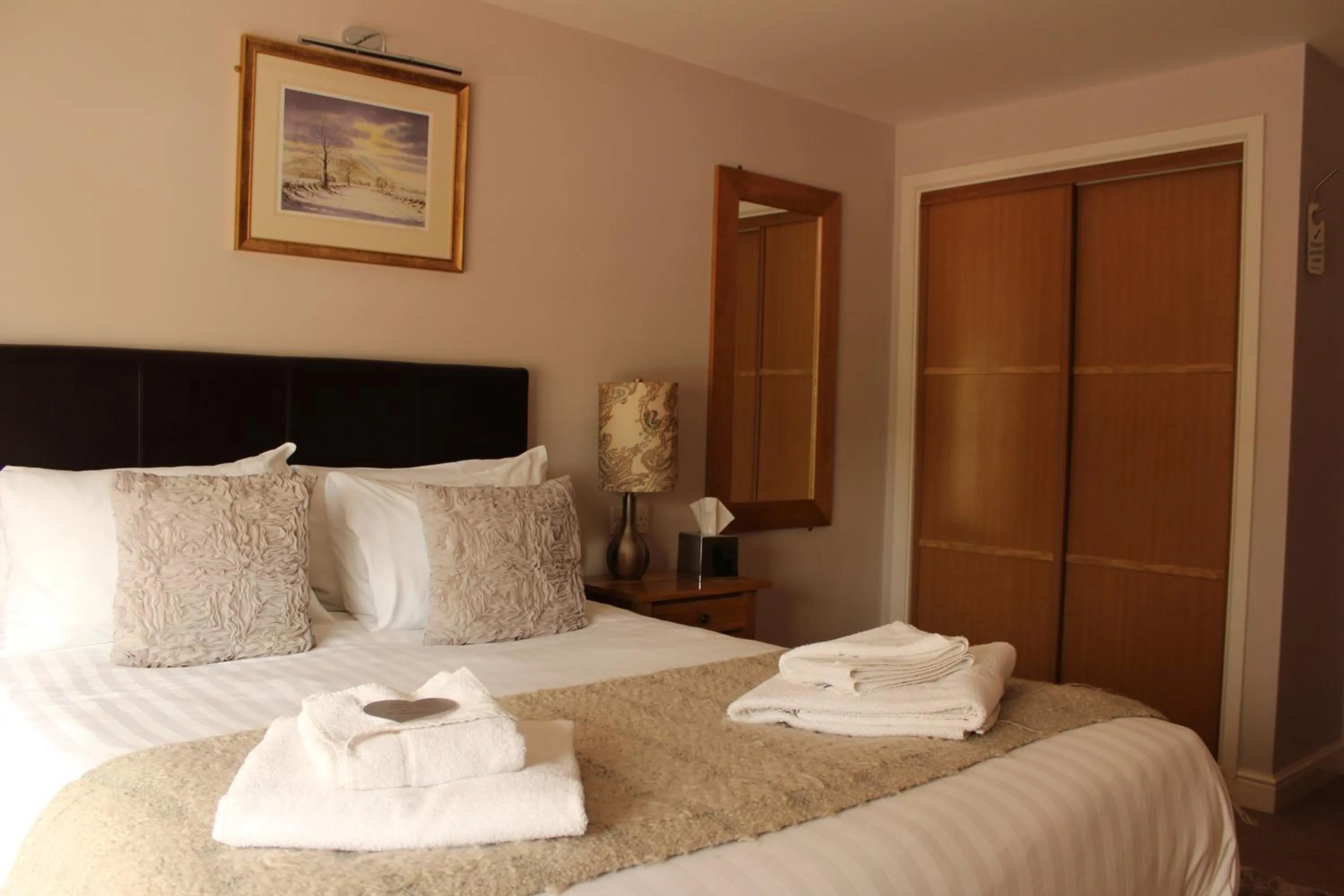 Bed in The Huntsman Inn of Little Wenlock