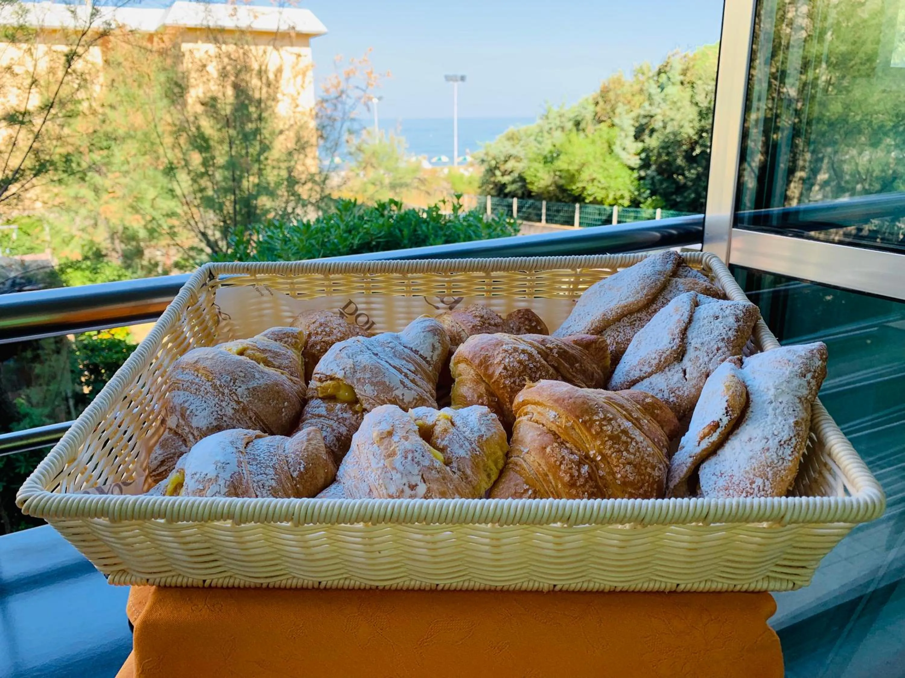 Breakfast in Hotel Aurora