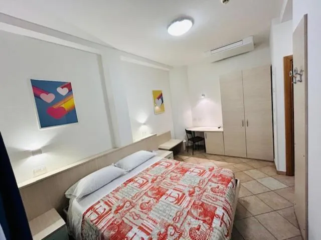 Photo of the whole room, Bed in Hotel Aurora