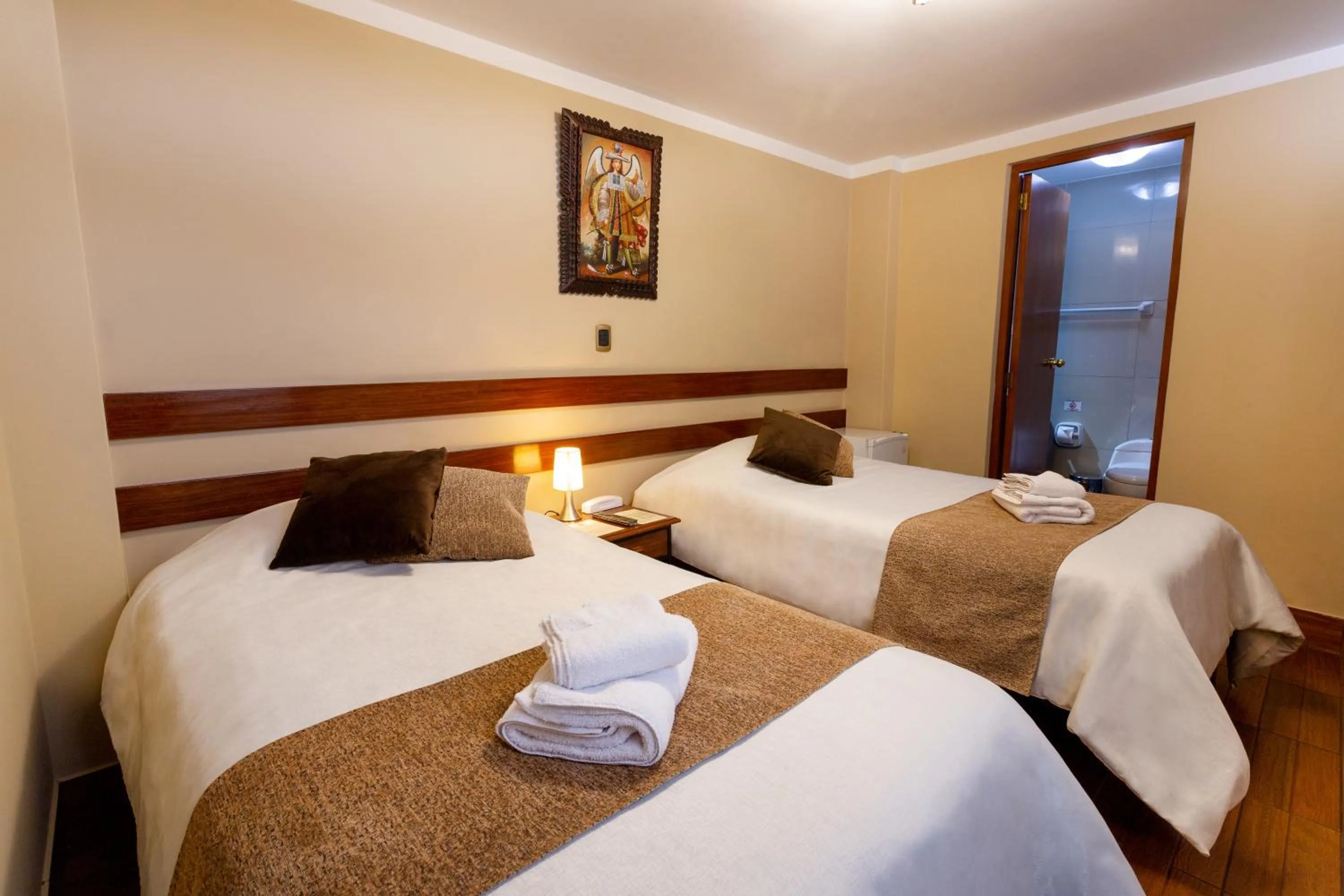 Photo of the whole room, Bed in El Portal De San Lázaro