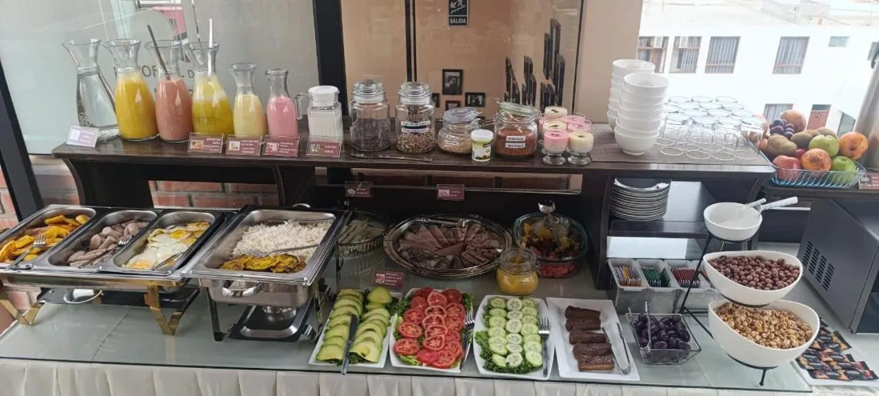 Breakfast in El Portal De San Lázaro