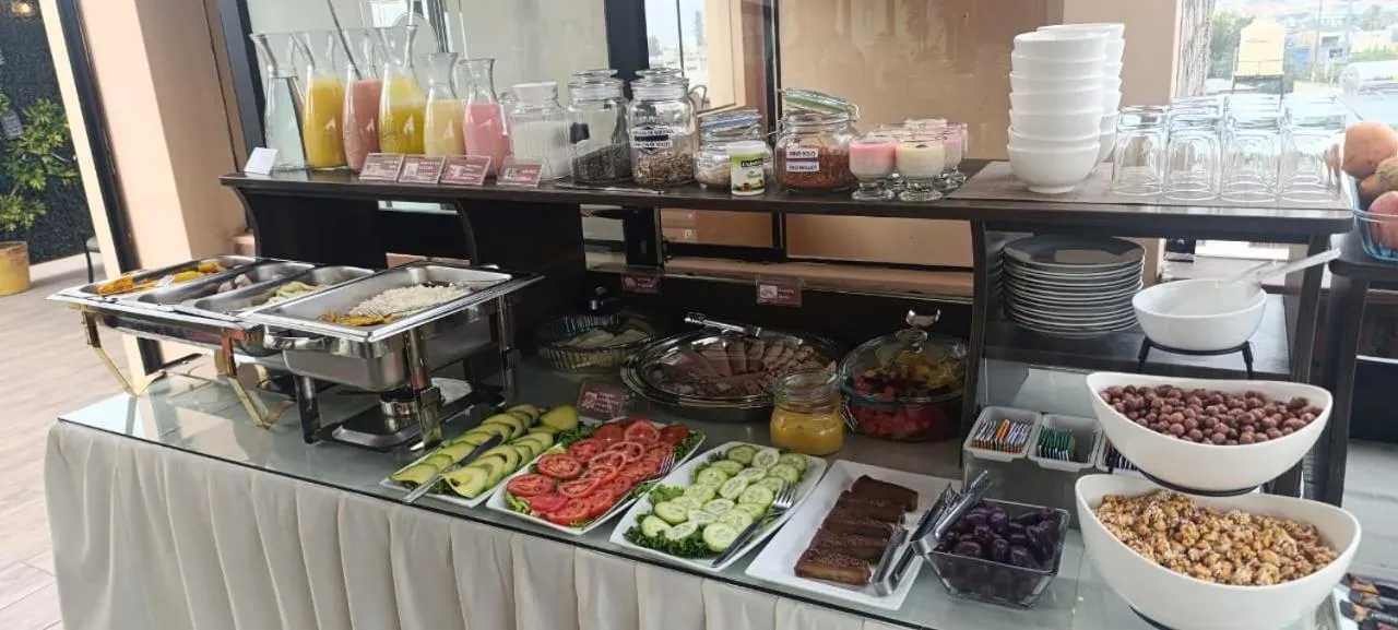 Breakfast in El Portal De San Lázaro