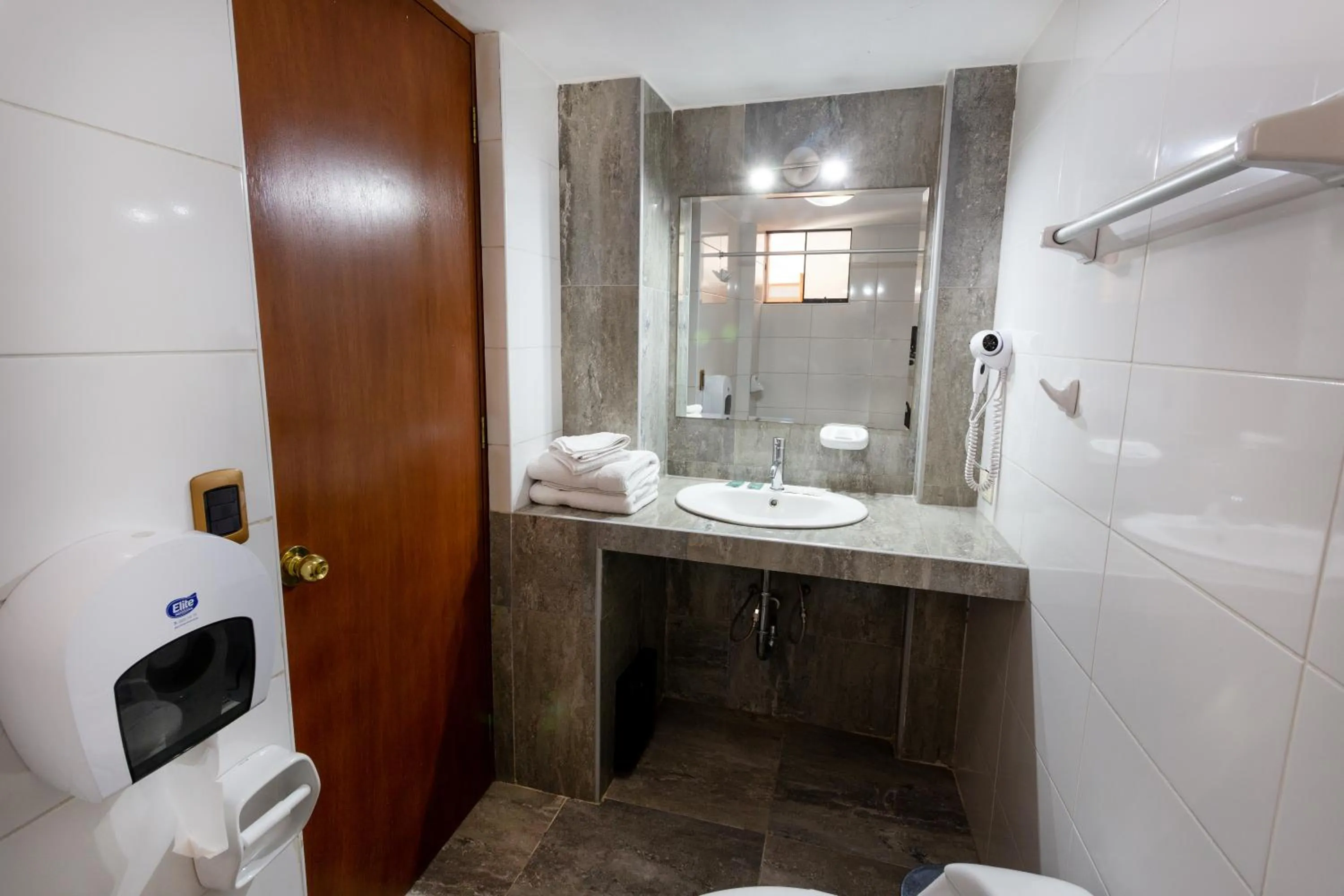 Bathroom in El Portal De San Lázaro