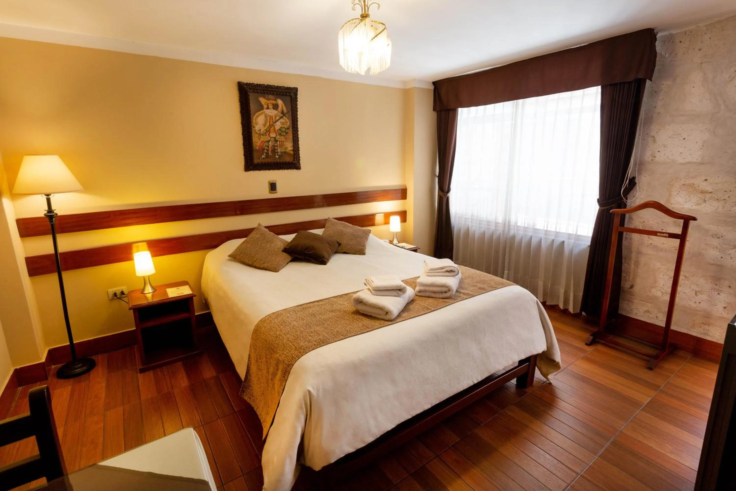 Photo of the whole room, Bed in El Portal De San Lázaro