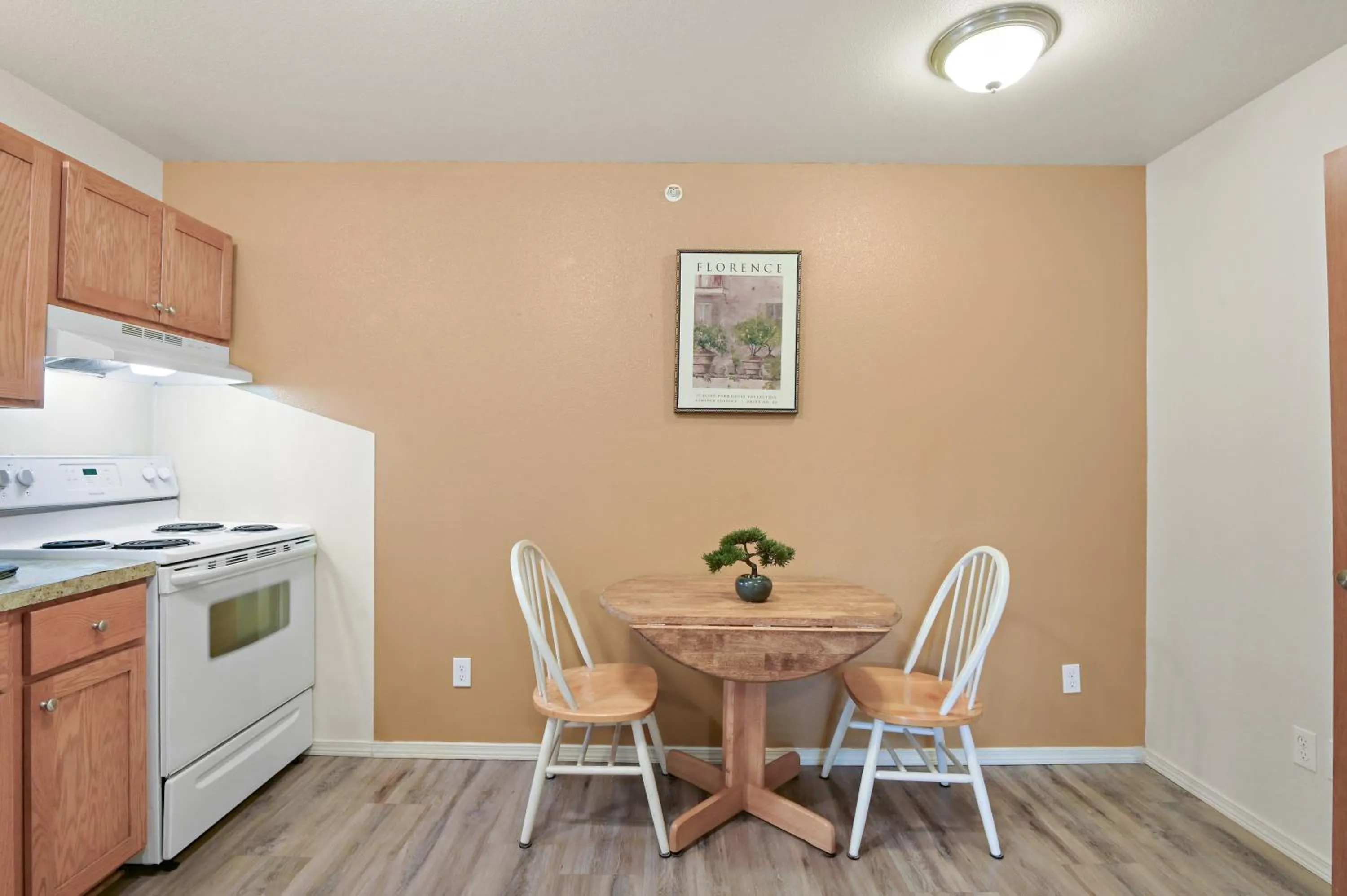 Dining area in Maple Leaf Manor Suites