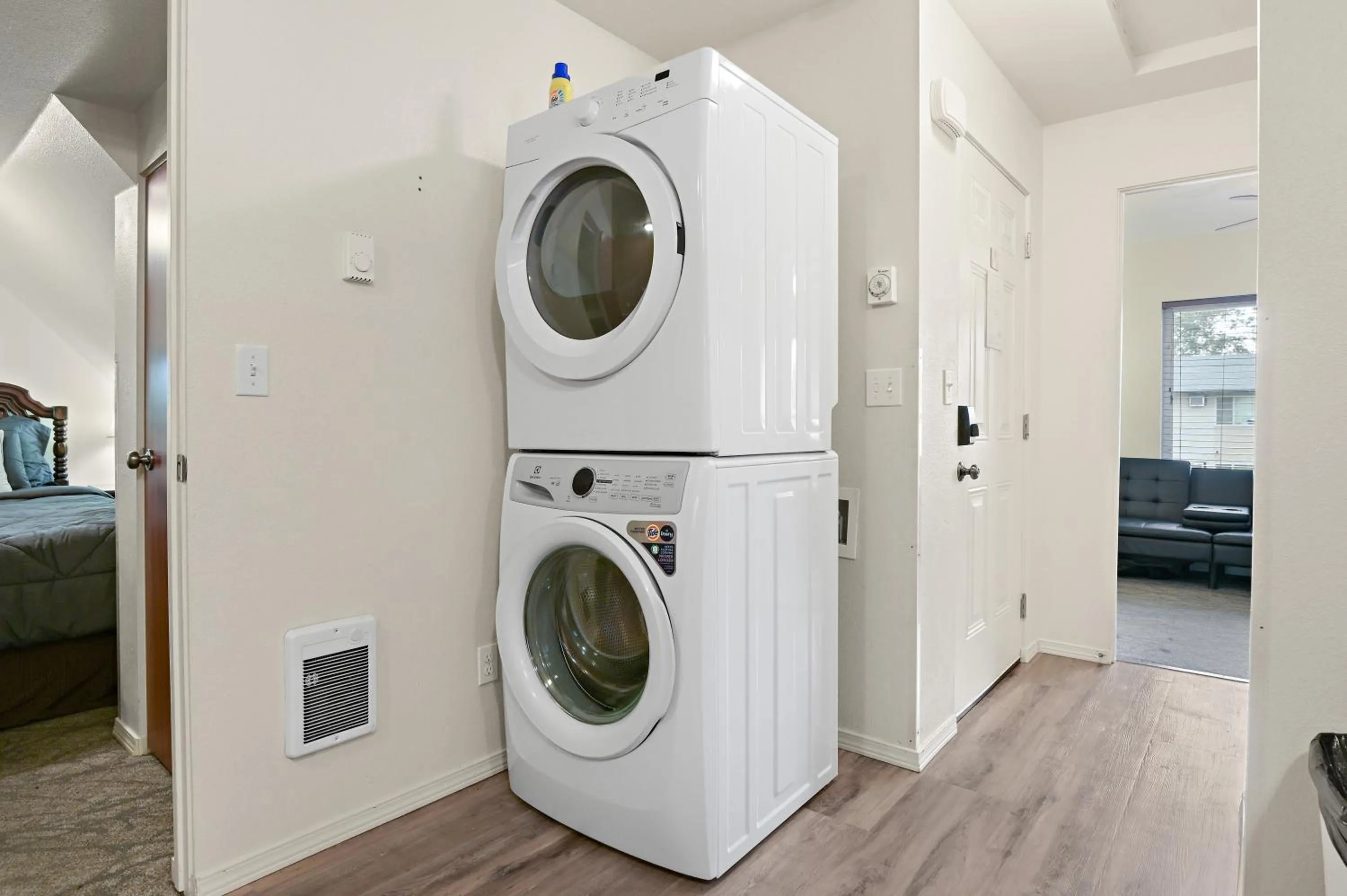 washing machine in Maple Leaf Manor Suites