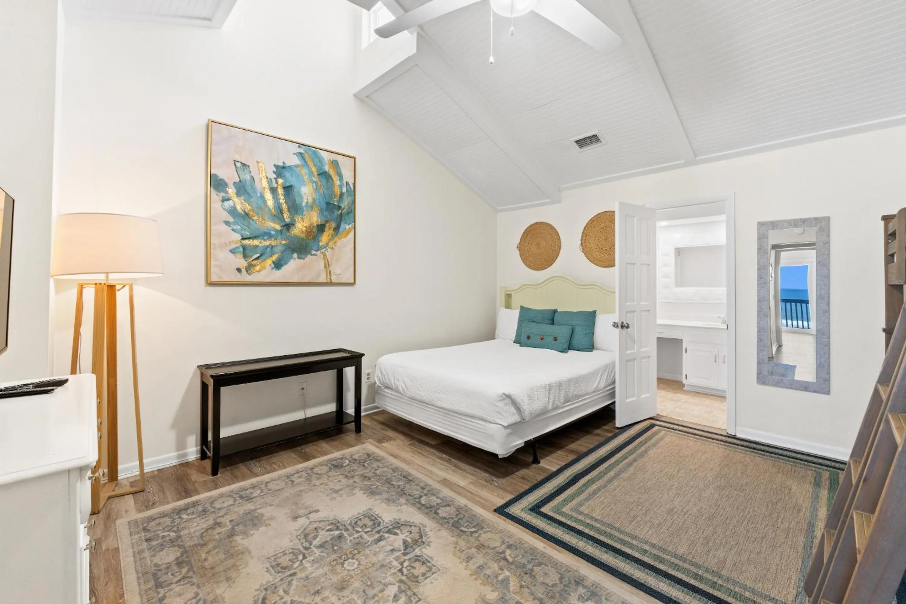 Bed in Premier Townhomes by Panhandle Getaways