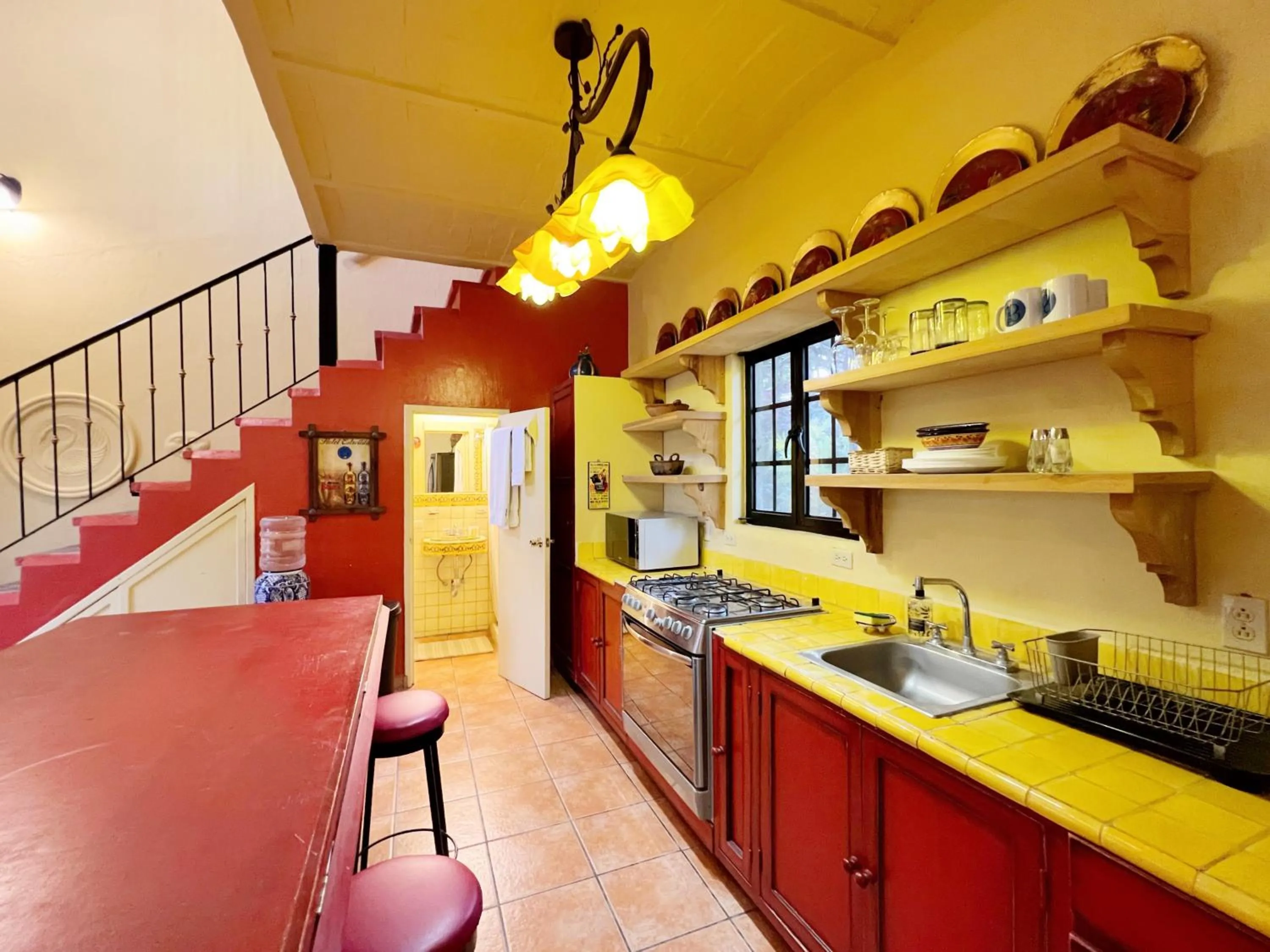Kitchen or kitchenette in Estrellita's Bed & Breakfast