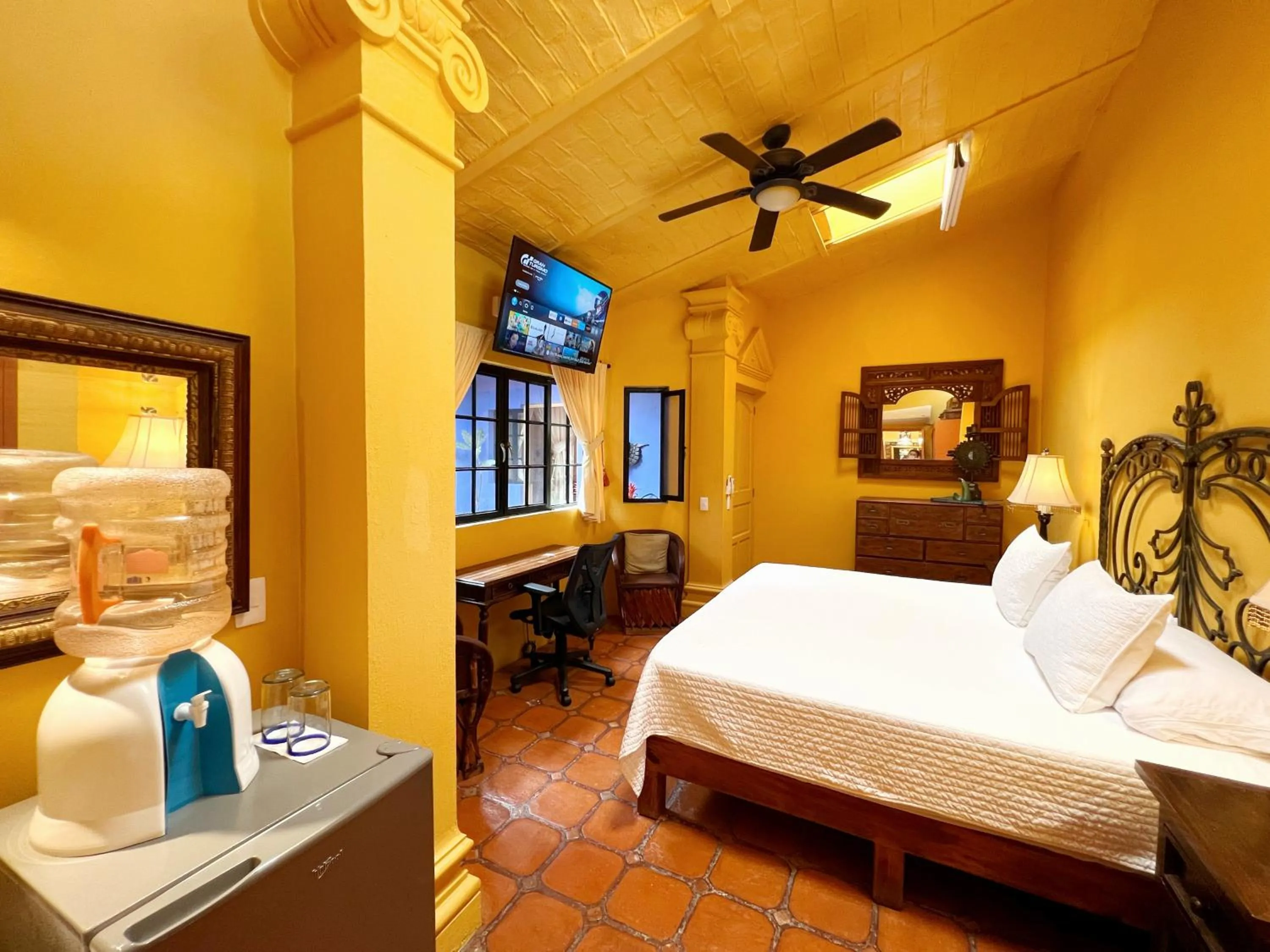 Bed in Estrellita's Bed & Breakfast